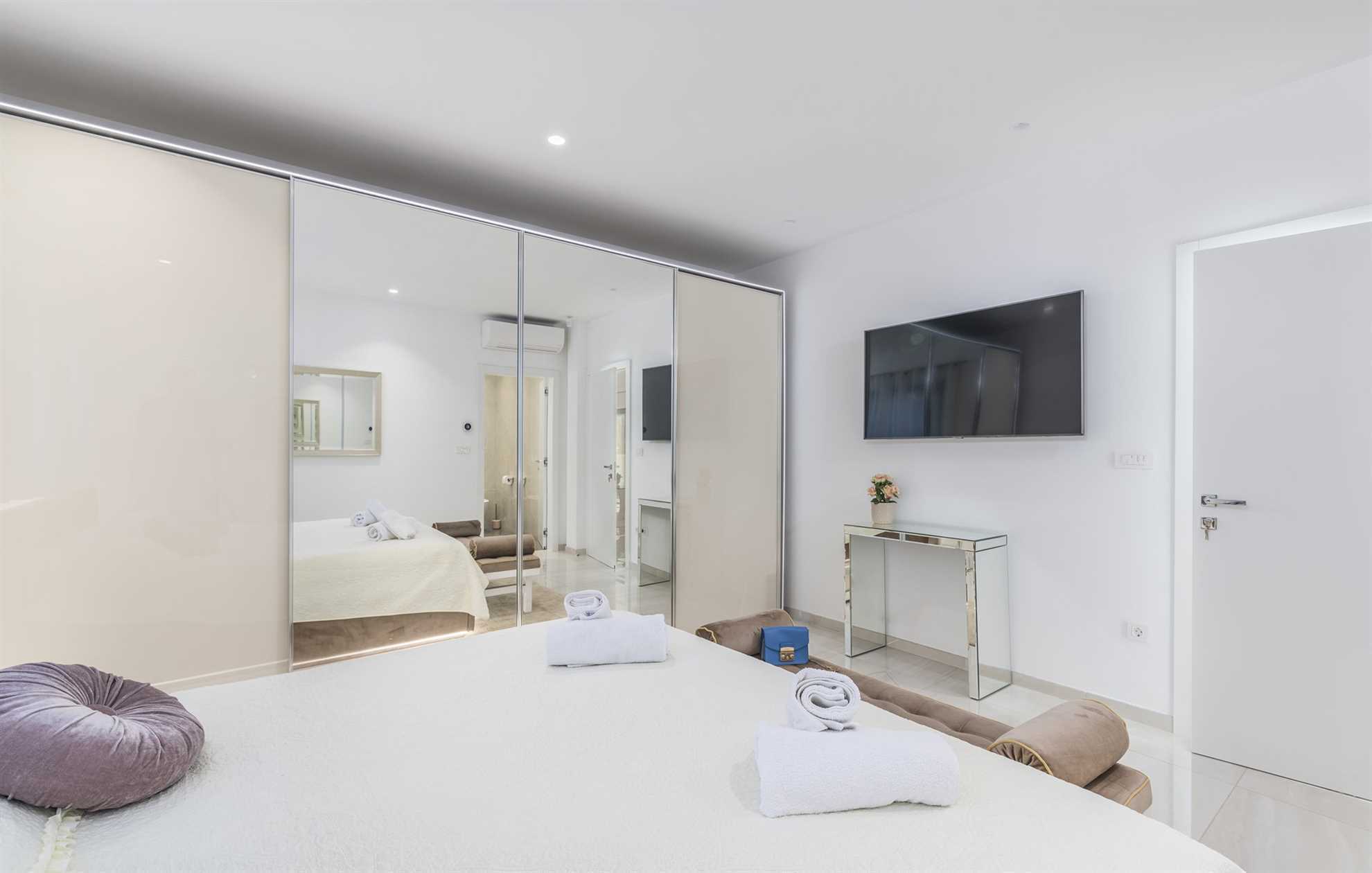 Luxury Villa Aurum with Pool