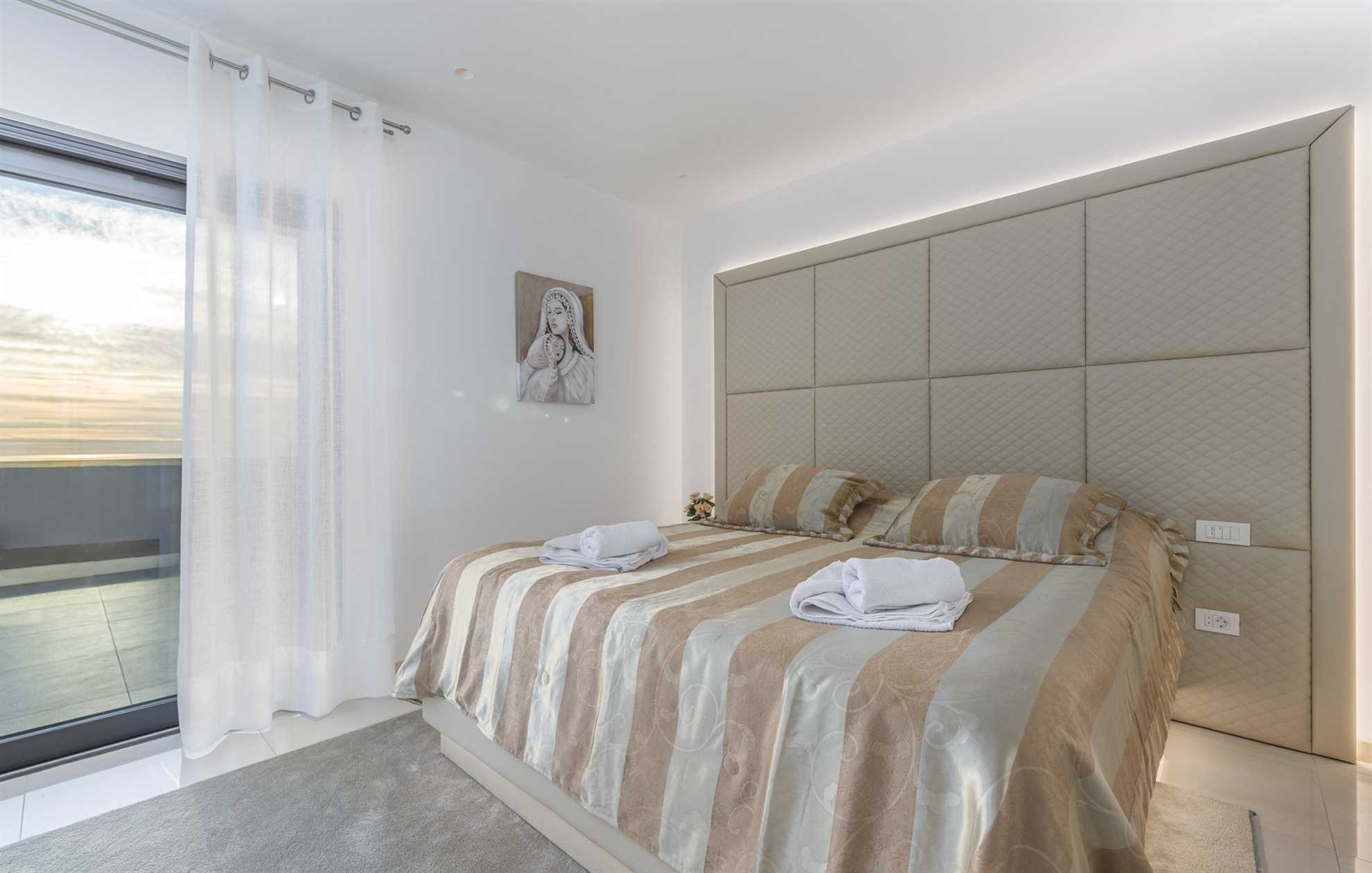 Luxury Villa Aurum with Pool