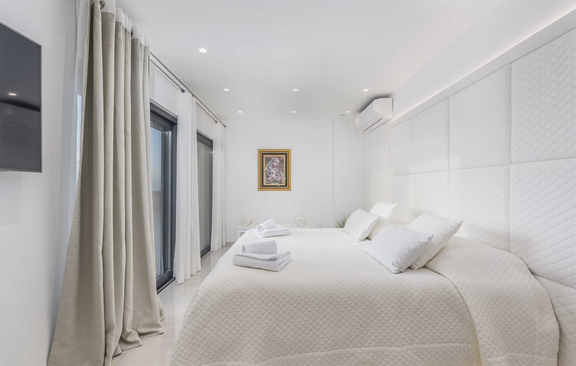 Luxury Villa Aurum with Pool