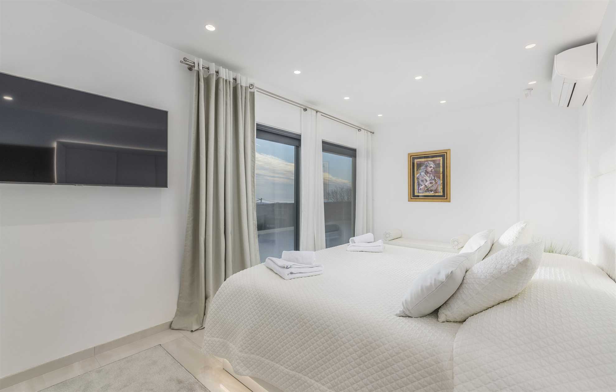 Luxury Villa Aurum with Pool
