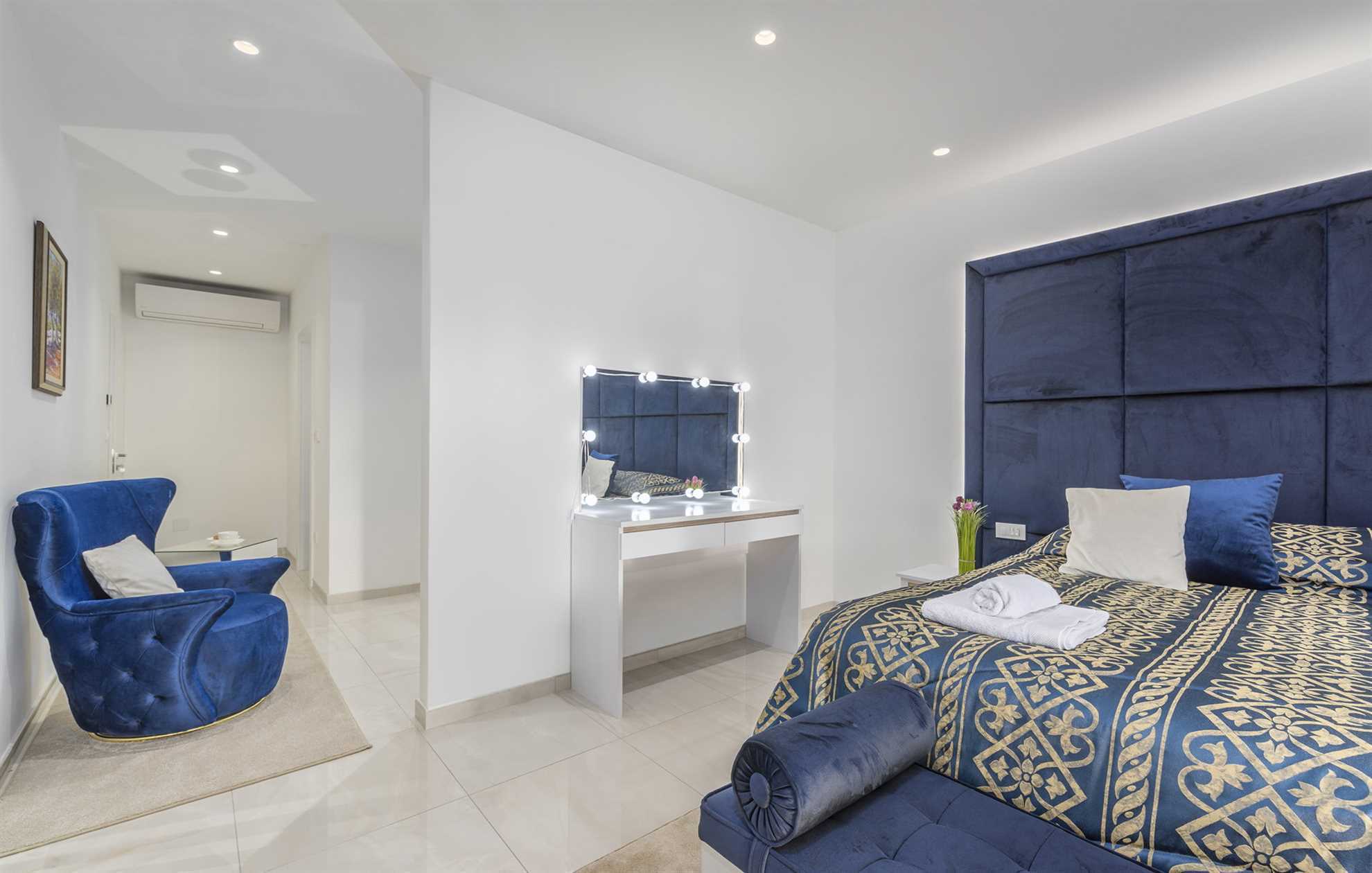 Luxury Villa Aurum with Pool