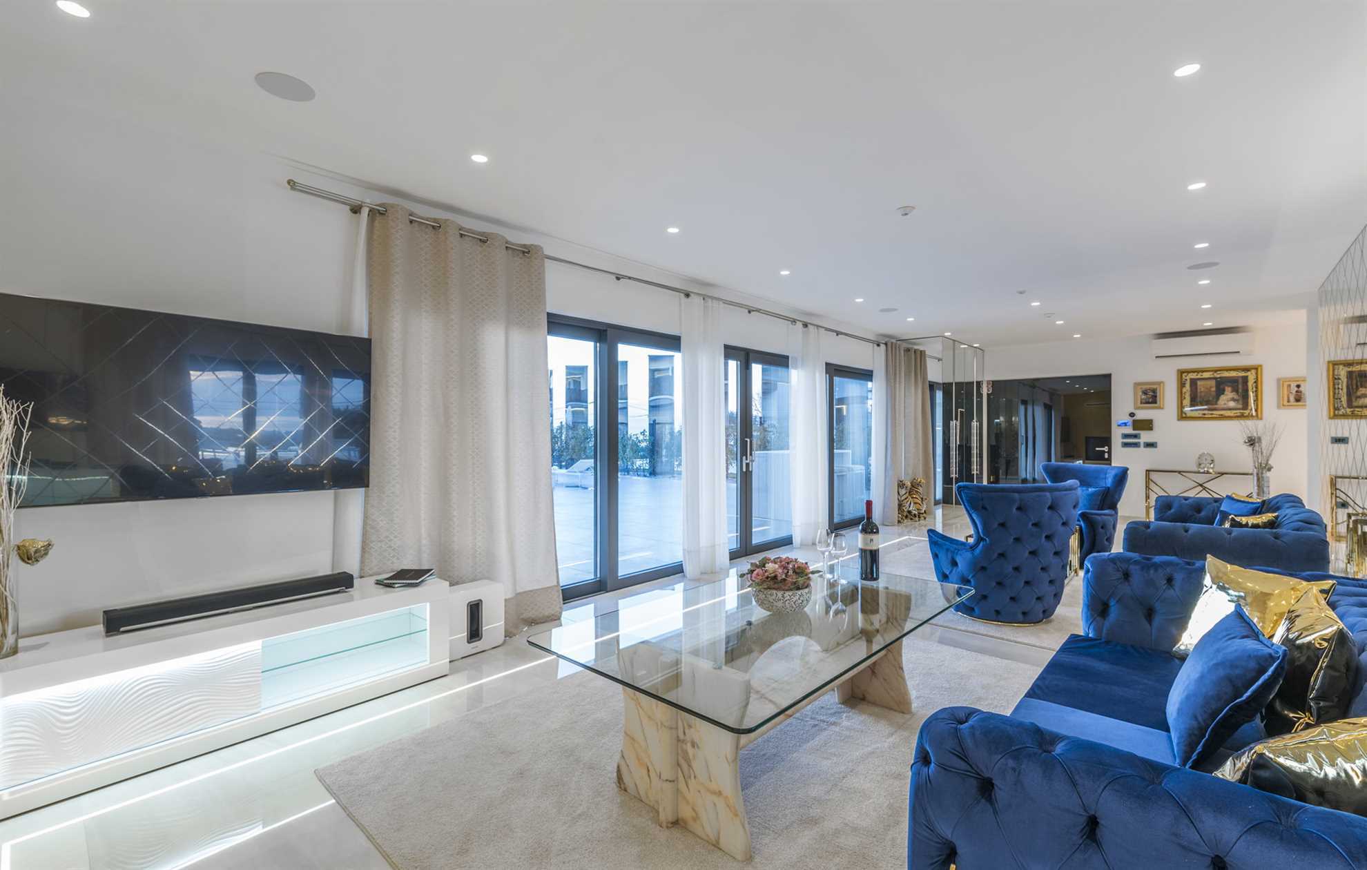 Luxury Villa Aurum with Pool