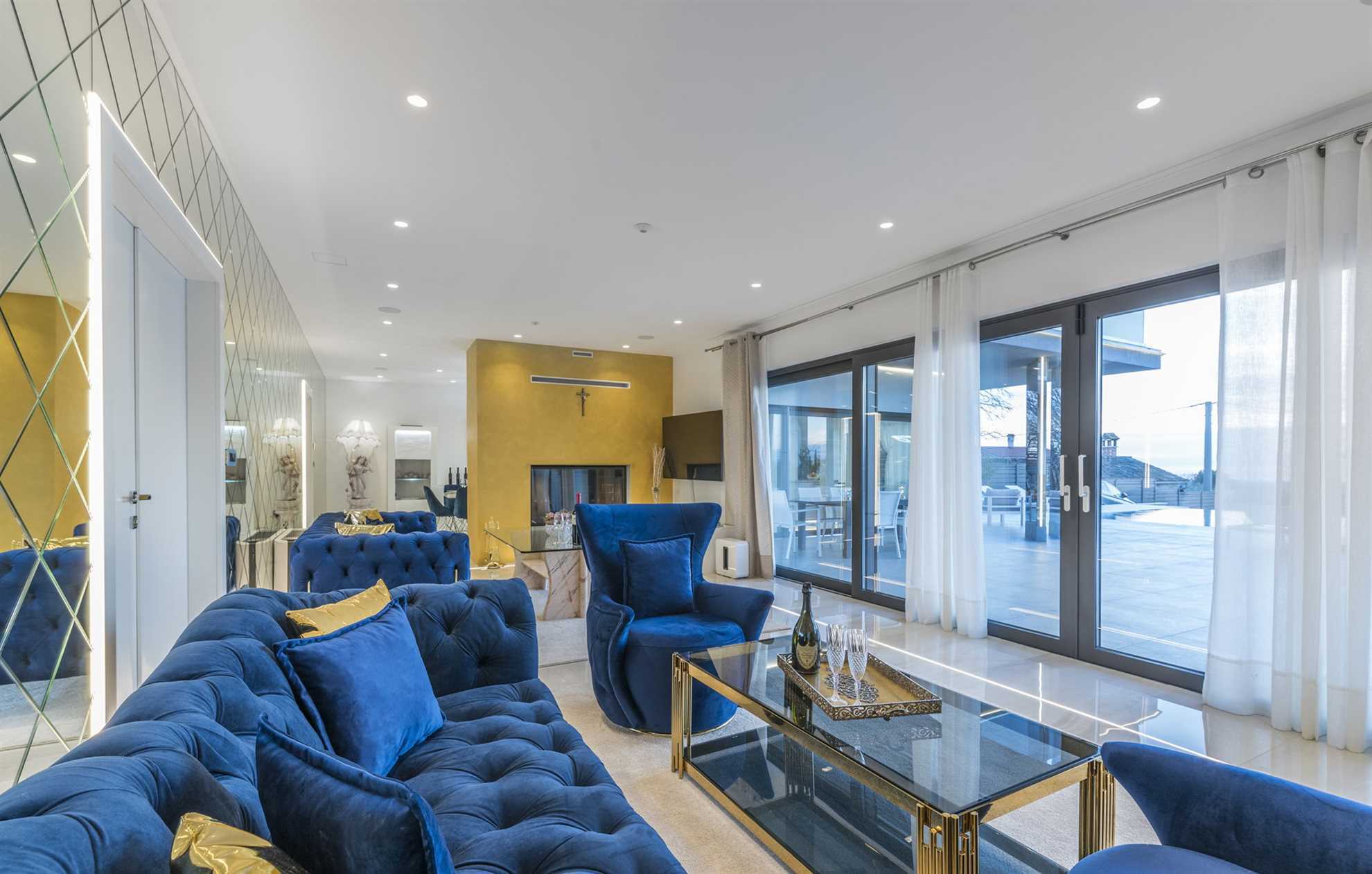 Luxury Villa Aurum with Pool