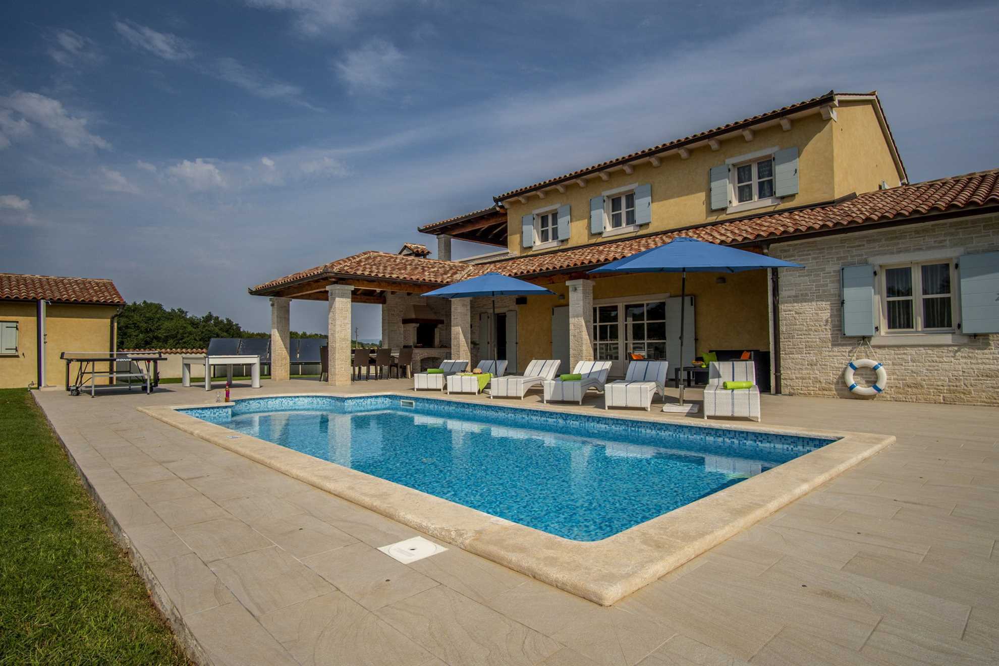 Holiday Home Tranquil with Pool