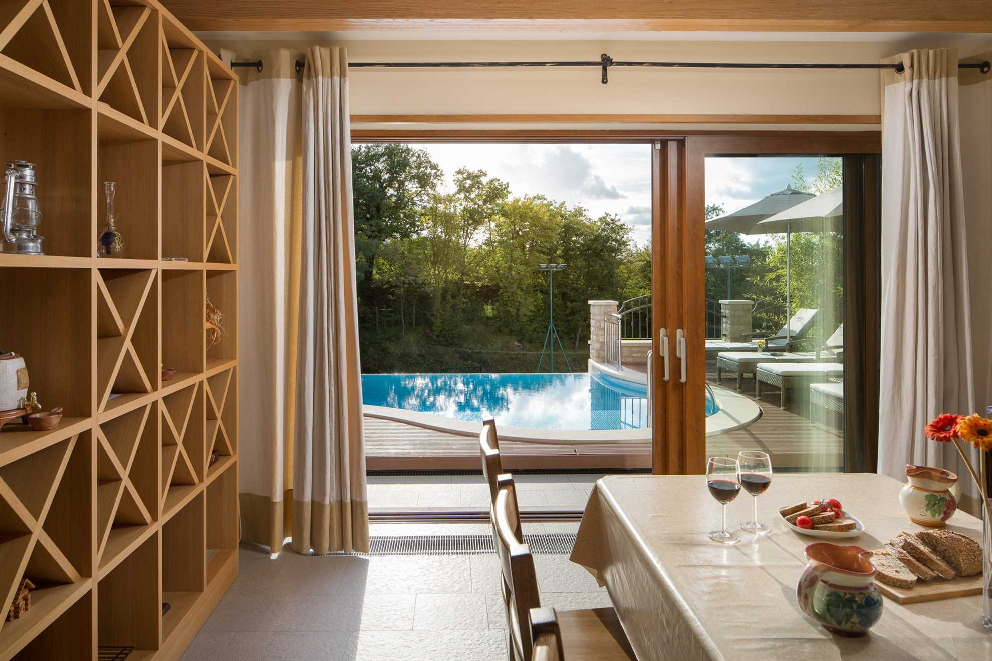 Luxury Villa Retreat with Infinity Pool