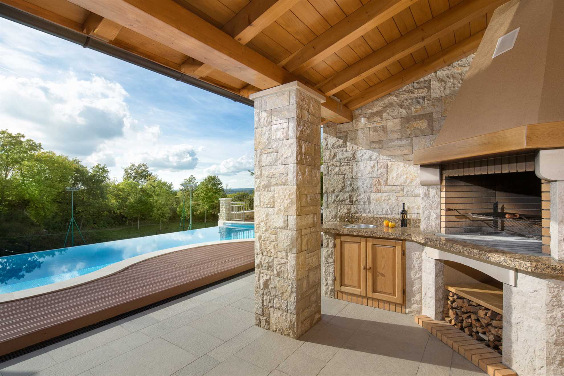 Luxury Villa Retreat with Infinity Pool