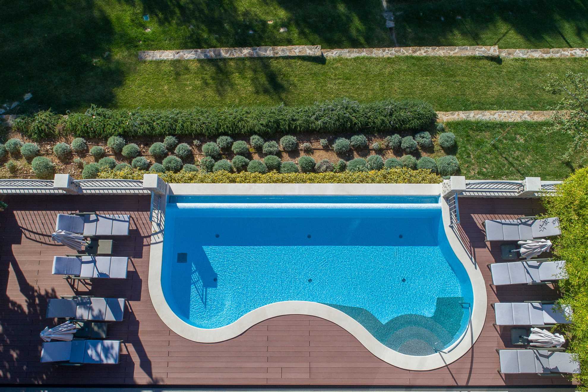 Luxury Villa Retreat with Infinity Pool