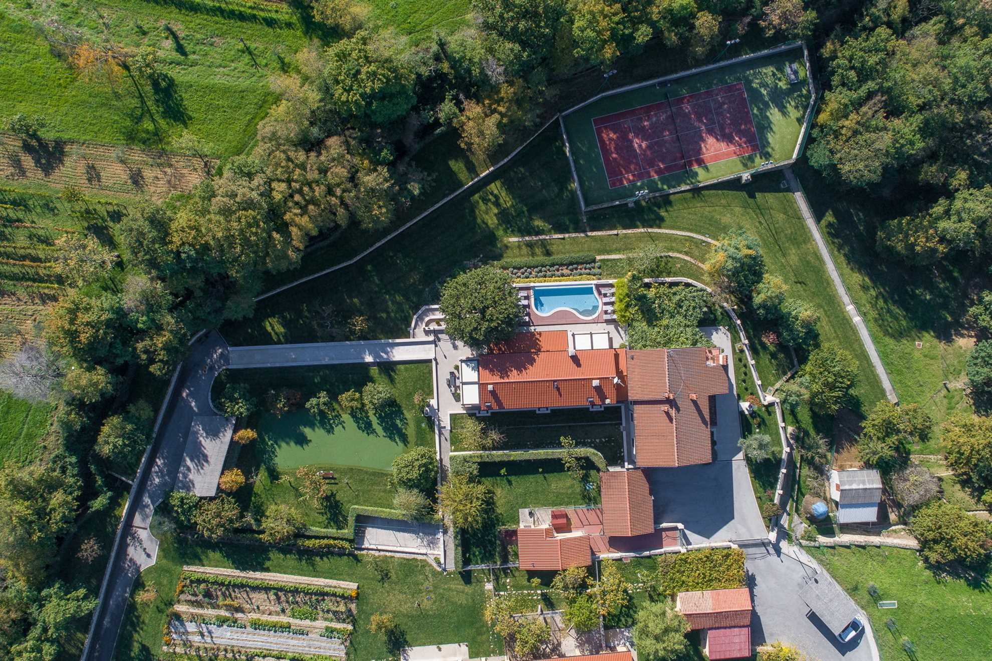 Luxury Villa Retreat with Infinity Pool