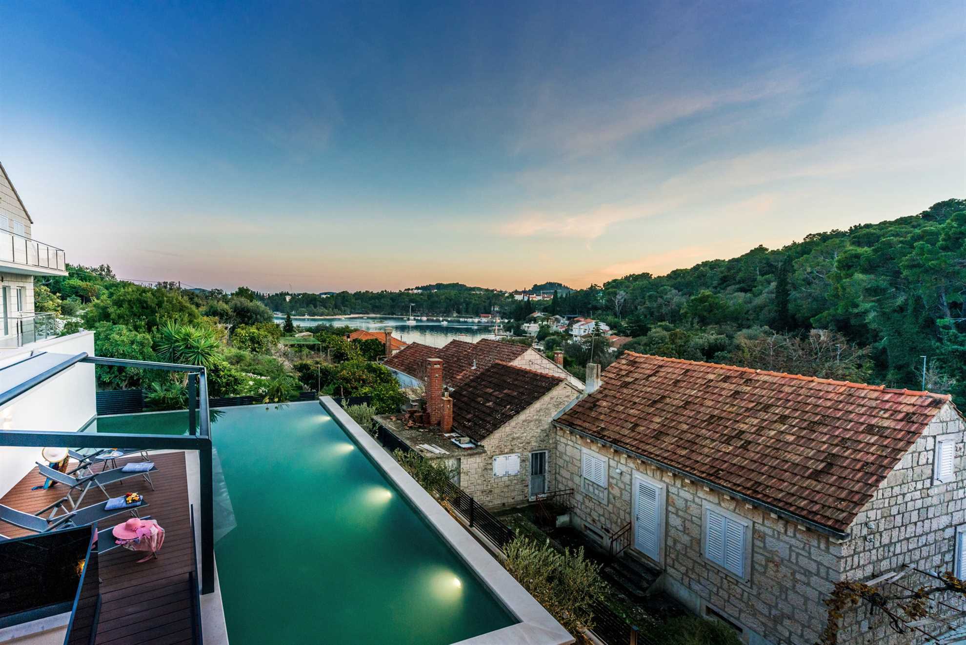 Luxury Villa Emotha with Pool