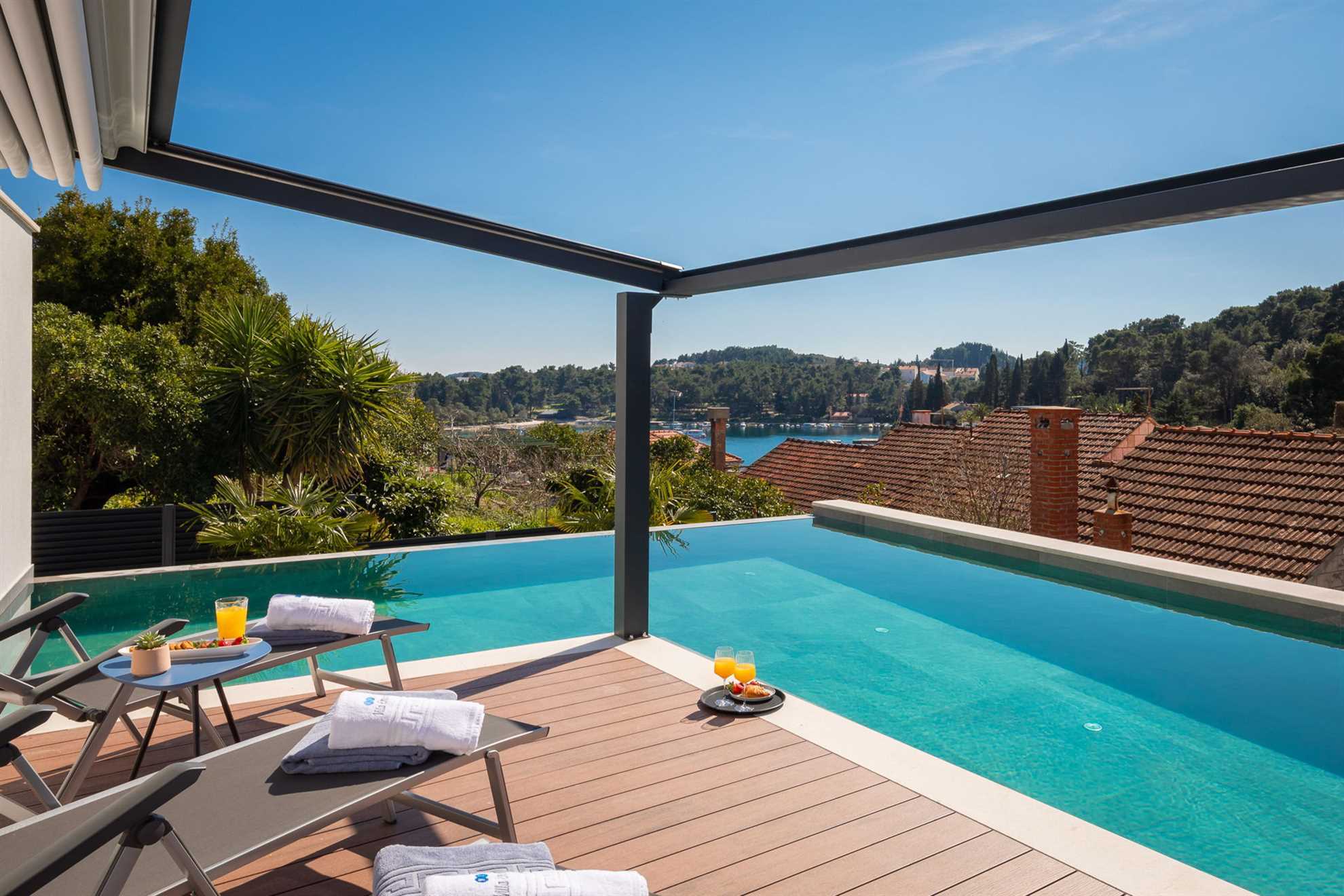 Luxury Villa Emotha with Pool