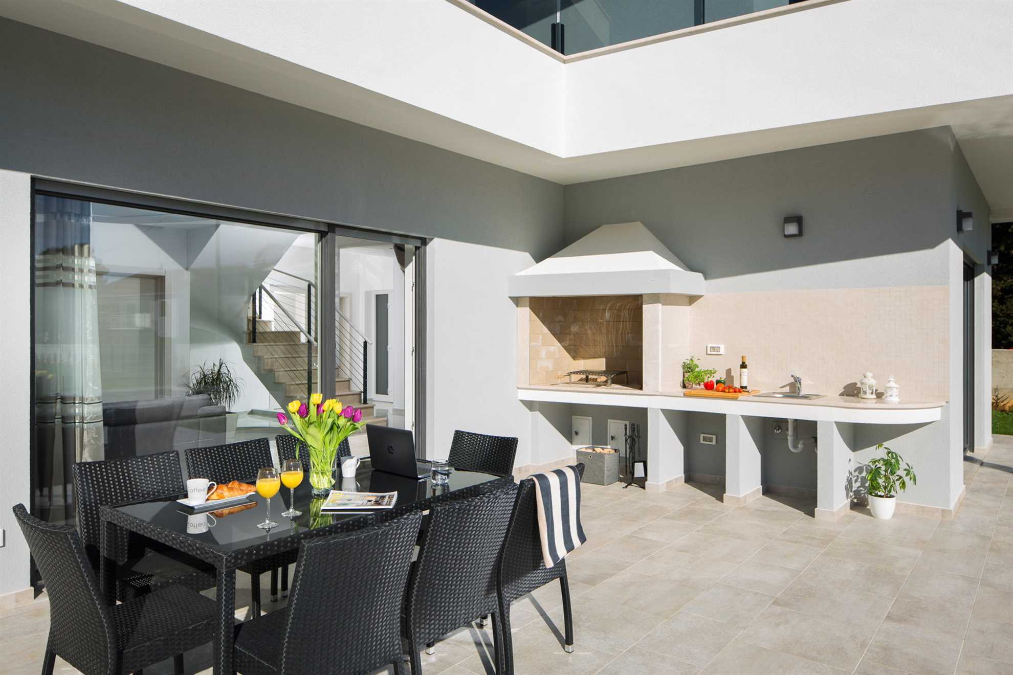 Luxury Villa Costanea with Pool