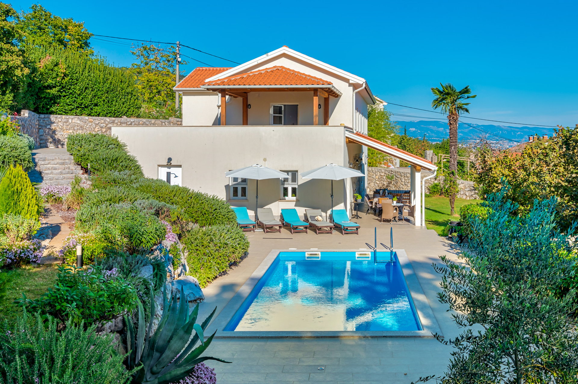 Villa Butterfly with Pool