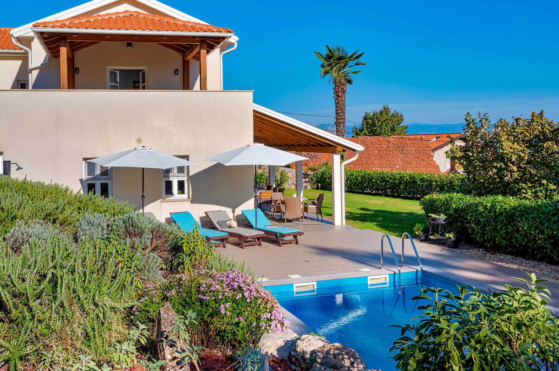 Villa Butterfly with Pool