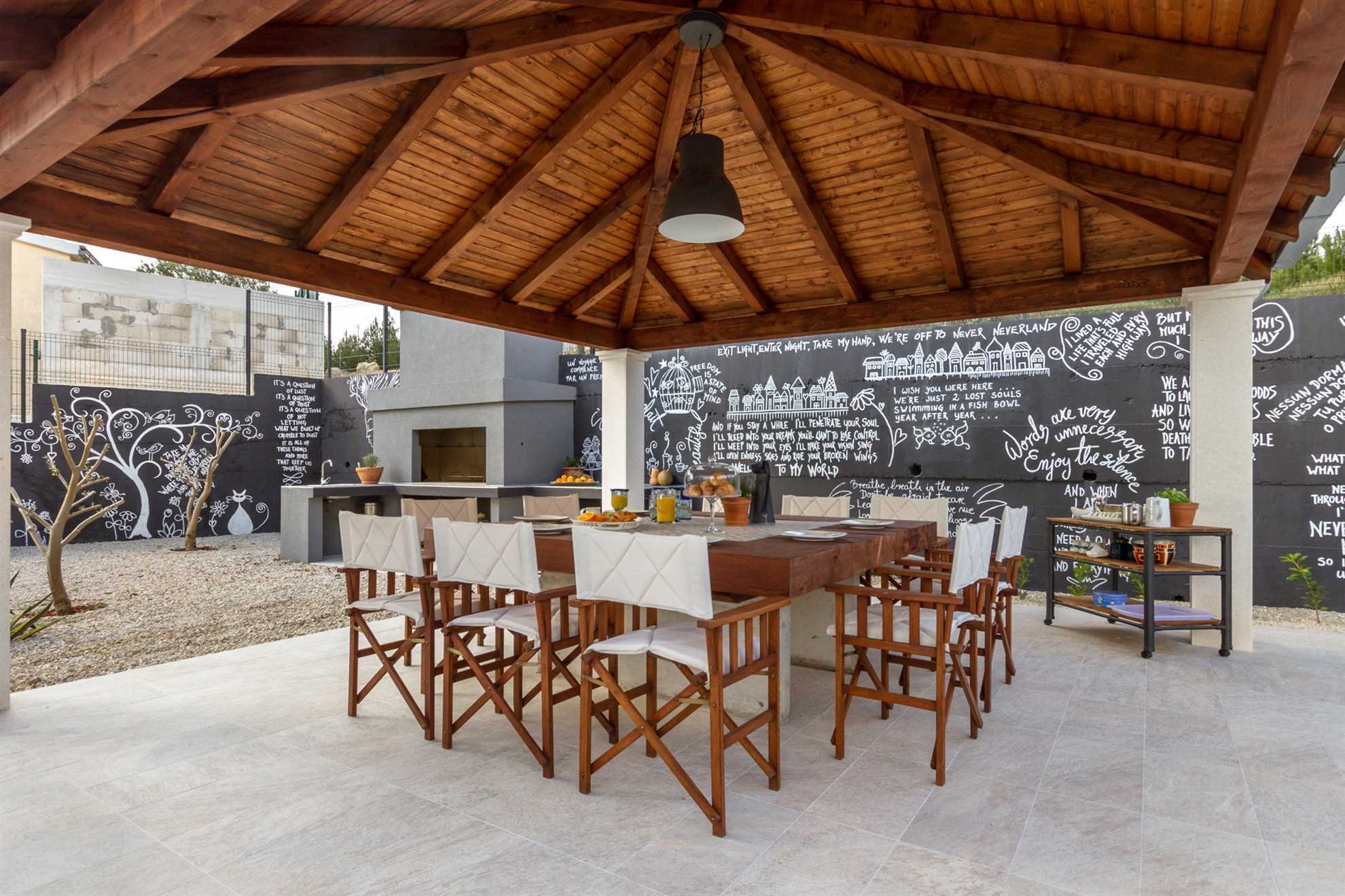 Villa Lettera with Pool