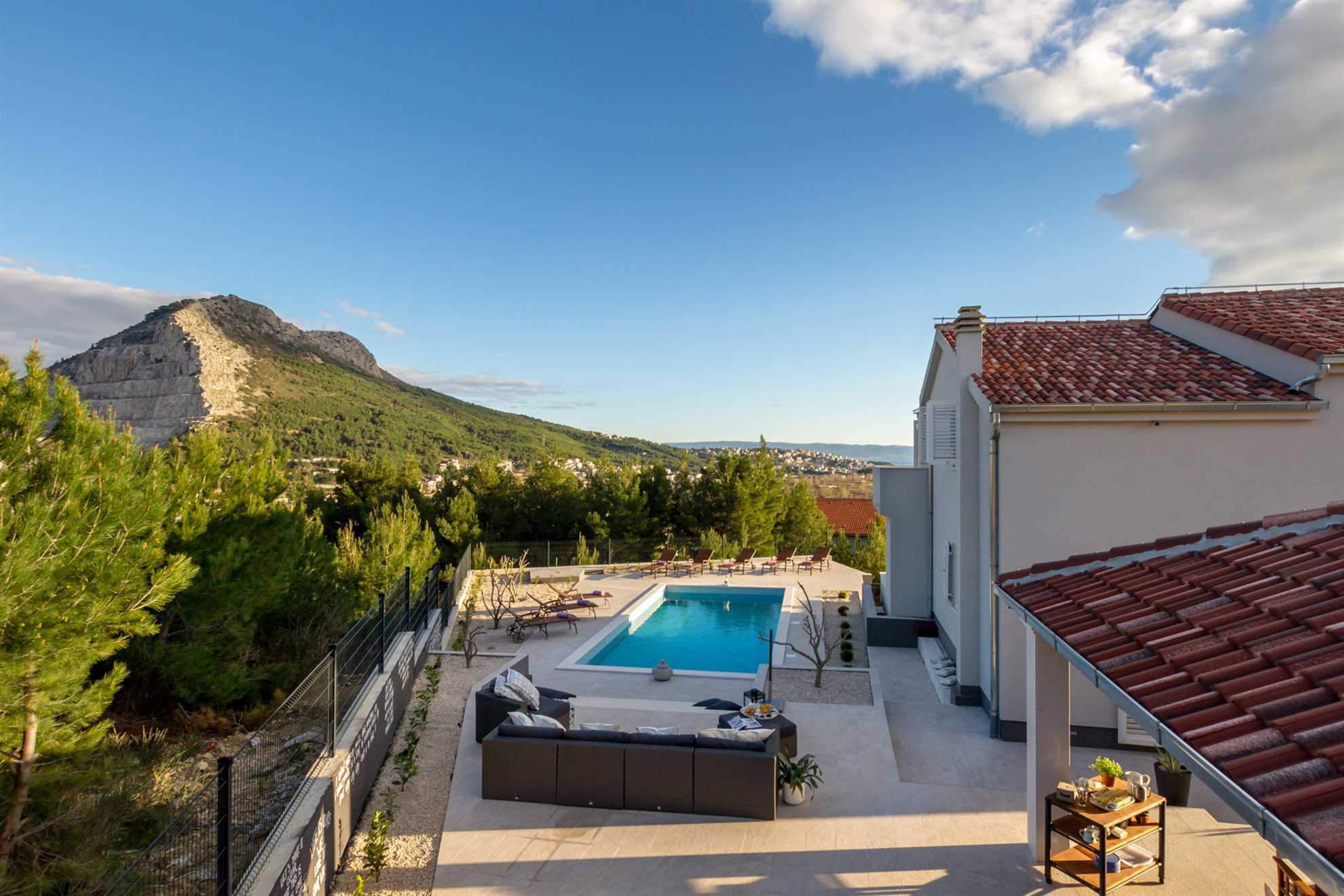 Villa Lettera with Pool