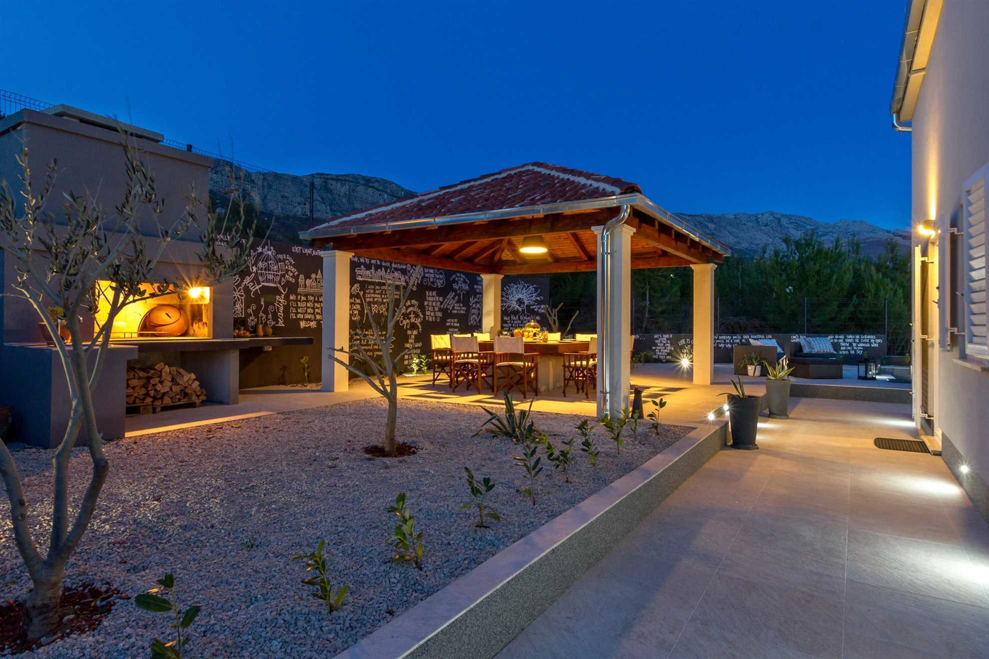 Villa Lettera with Pool