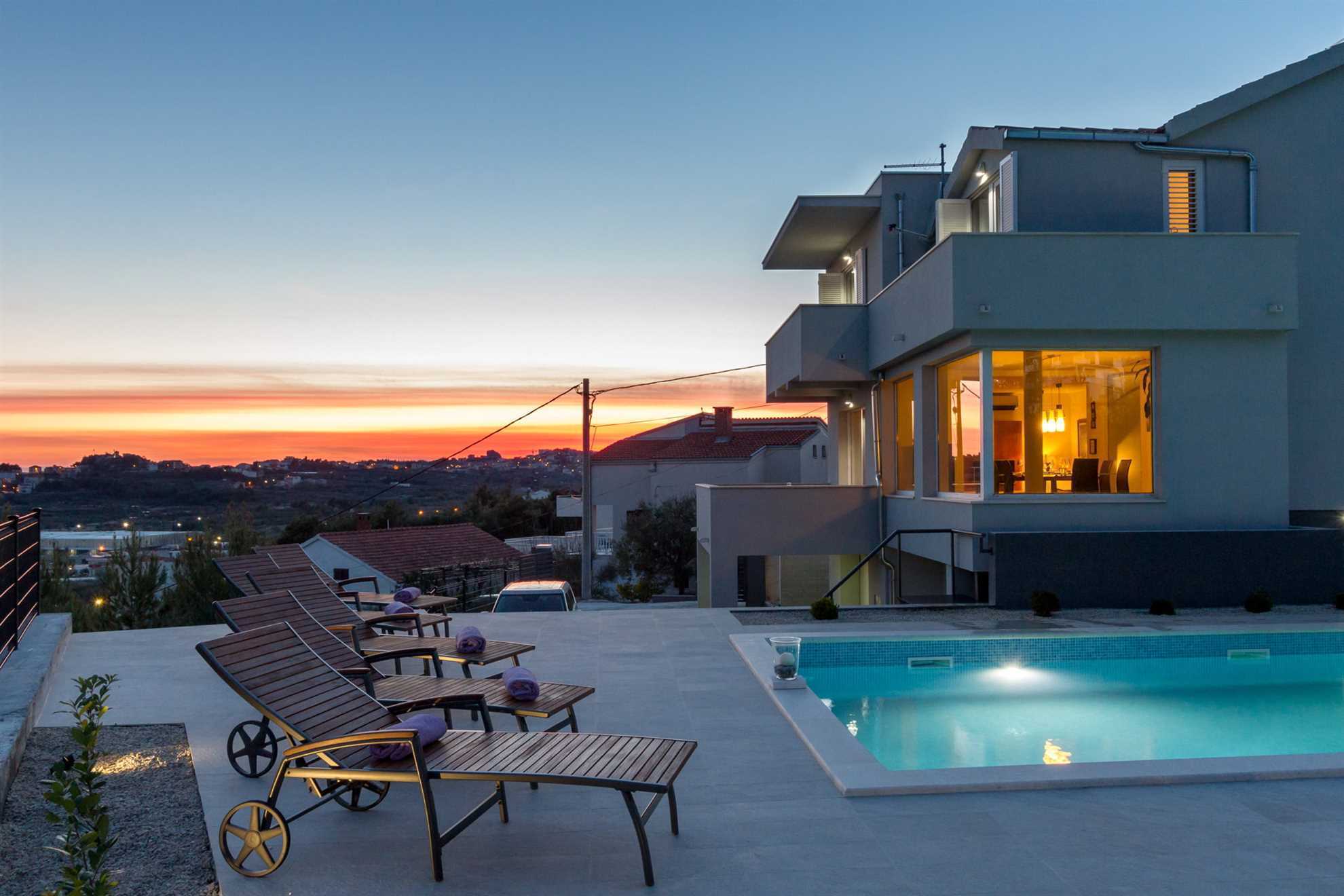 Villa Lettera with Pool