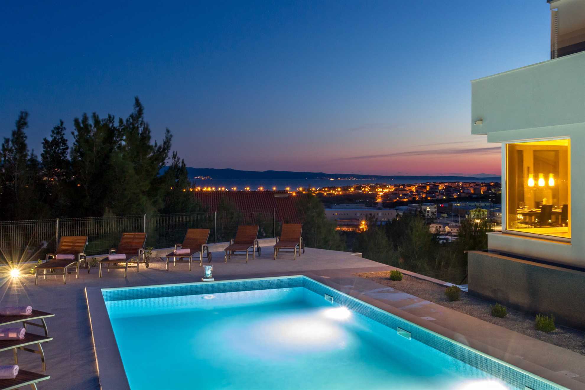 Villa Lettera with Pool