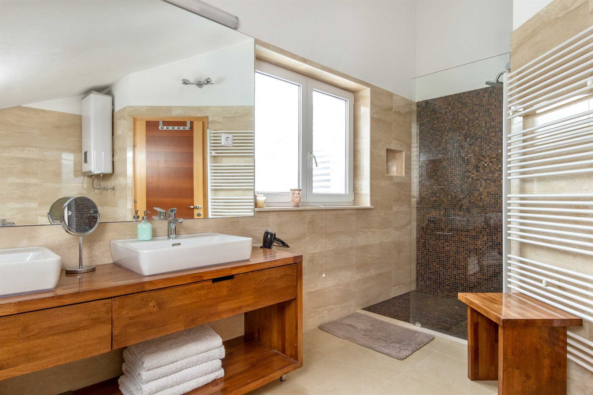 Villa Lettera with Pool