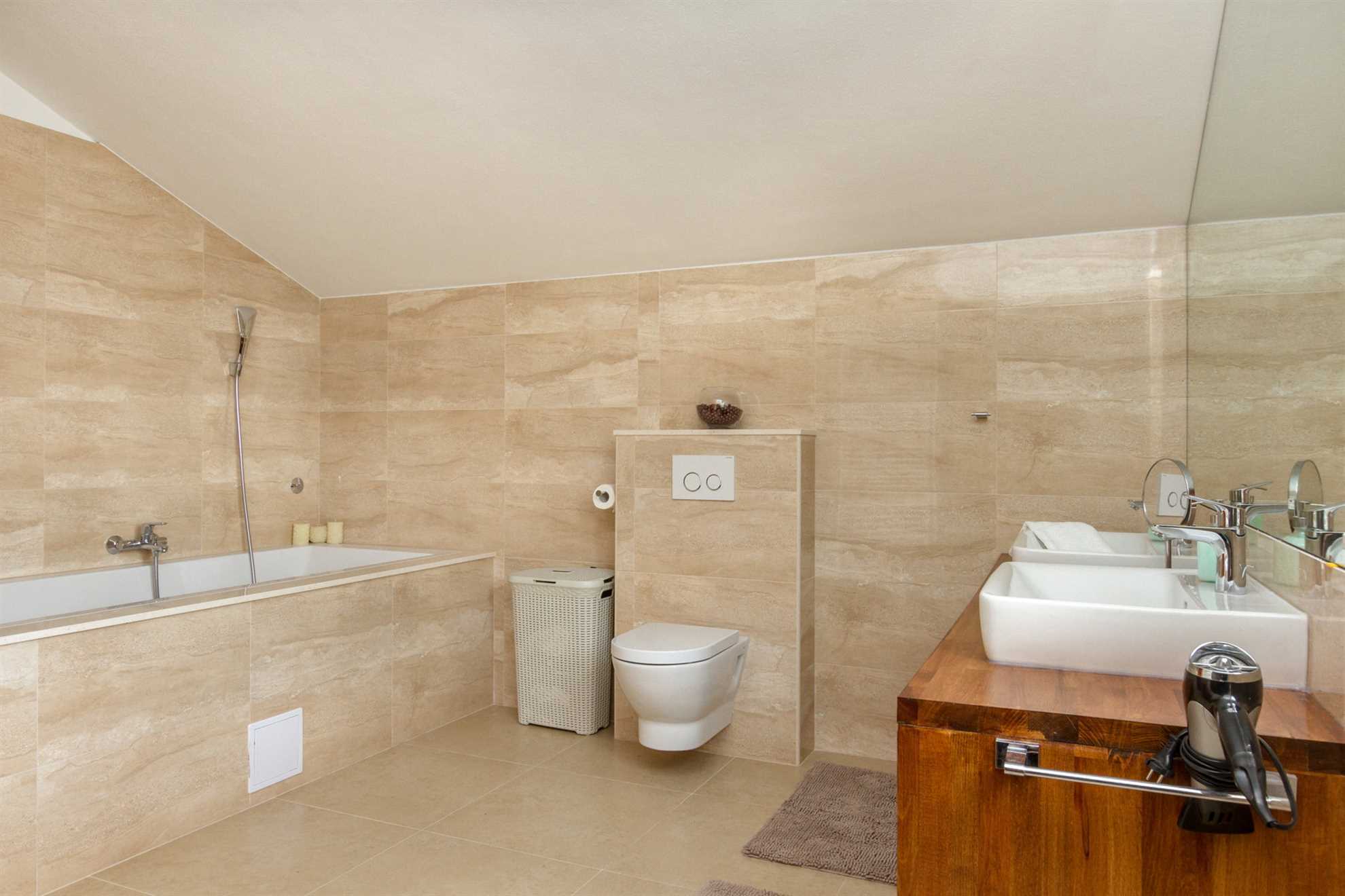 Villa Lettera with Pool