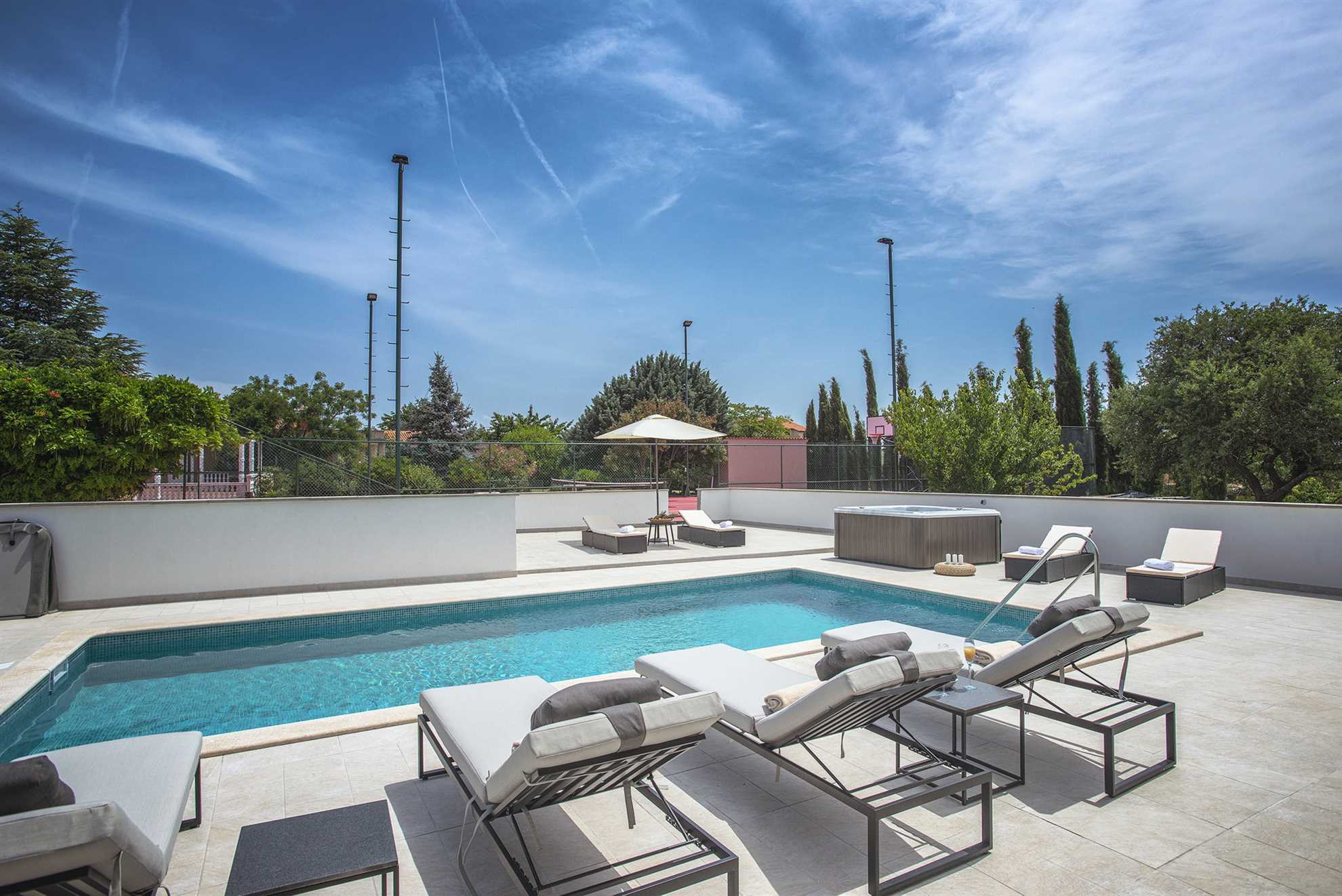 Villa Graziosa with Pool