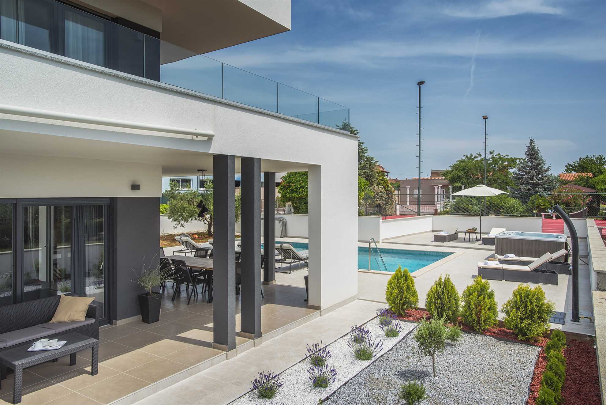 Villa Graziosa with Pool