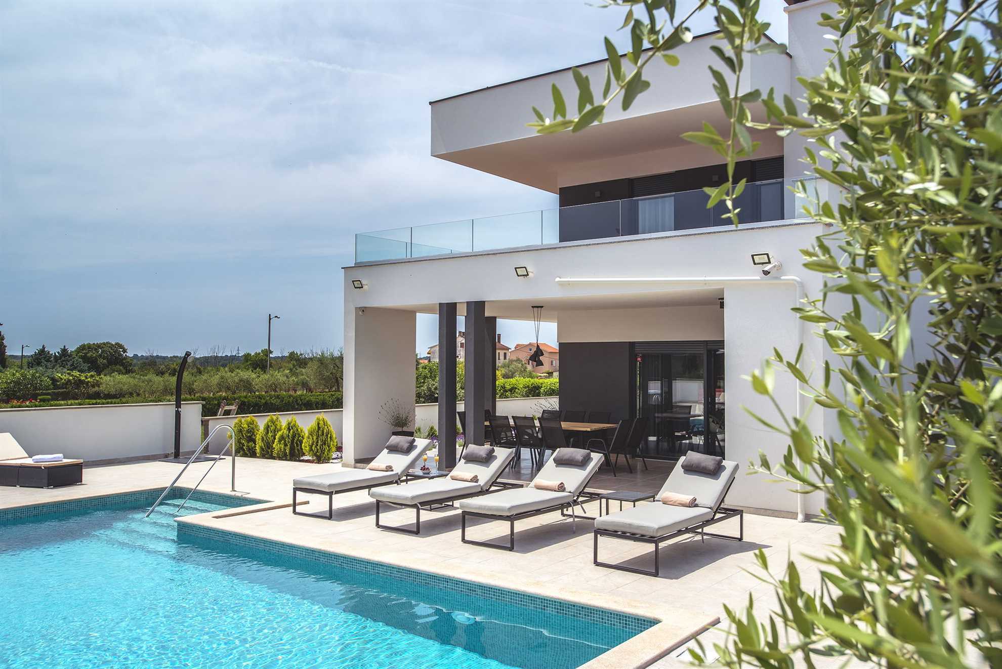 Villa Graziosa with Pool