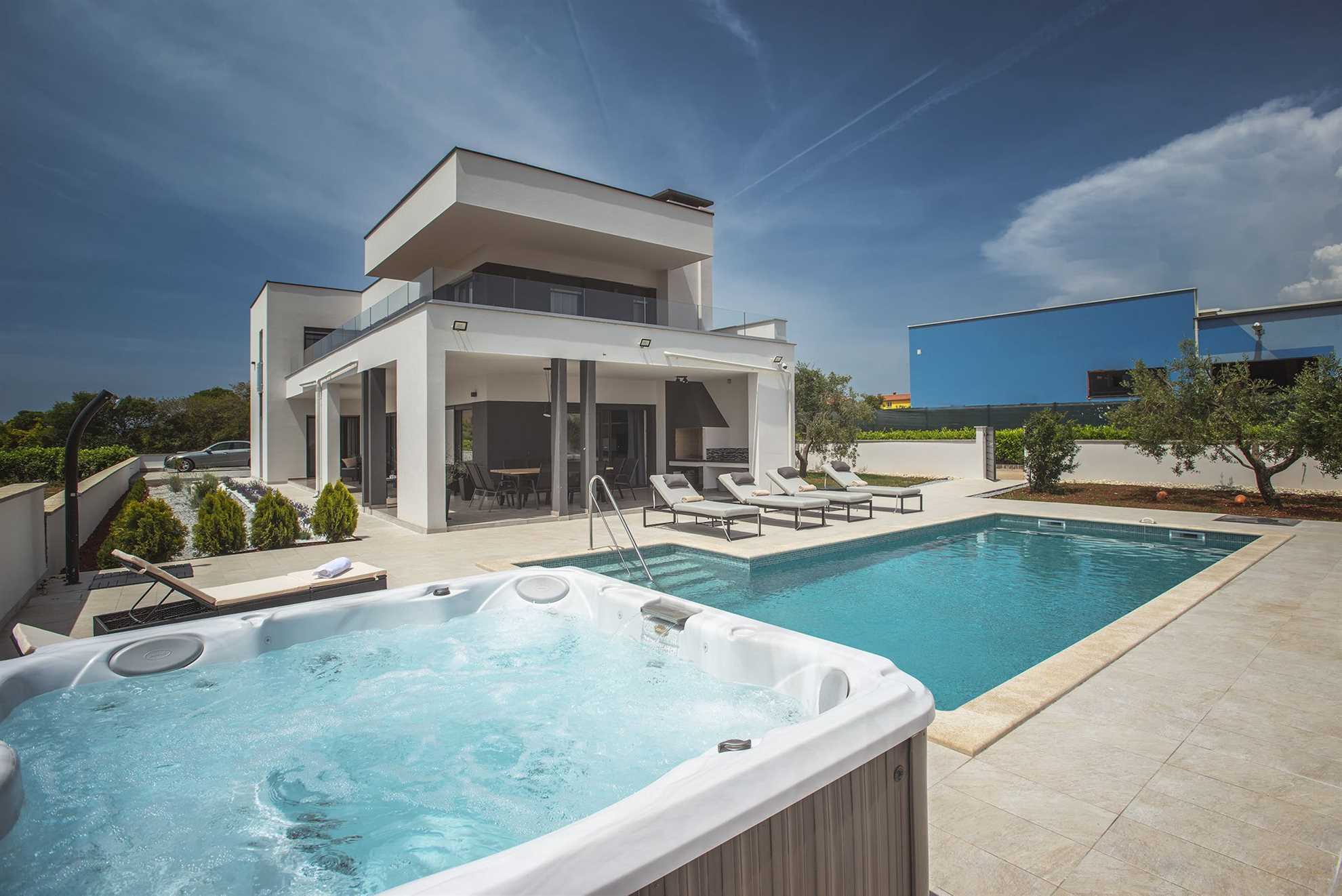 Villa Graziosa with Pool
