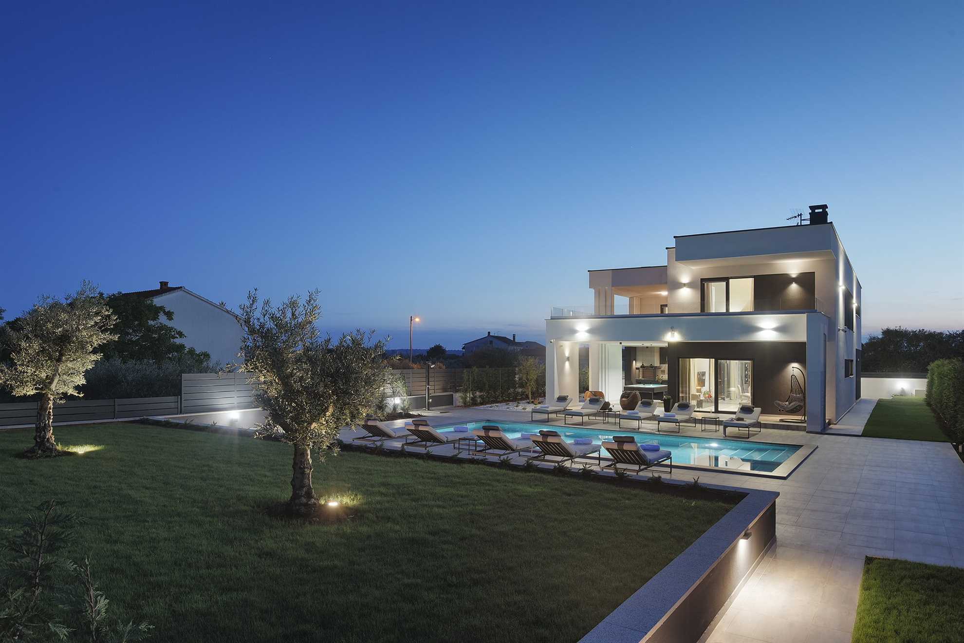 Villa Grandiosa with Pool