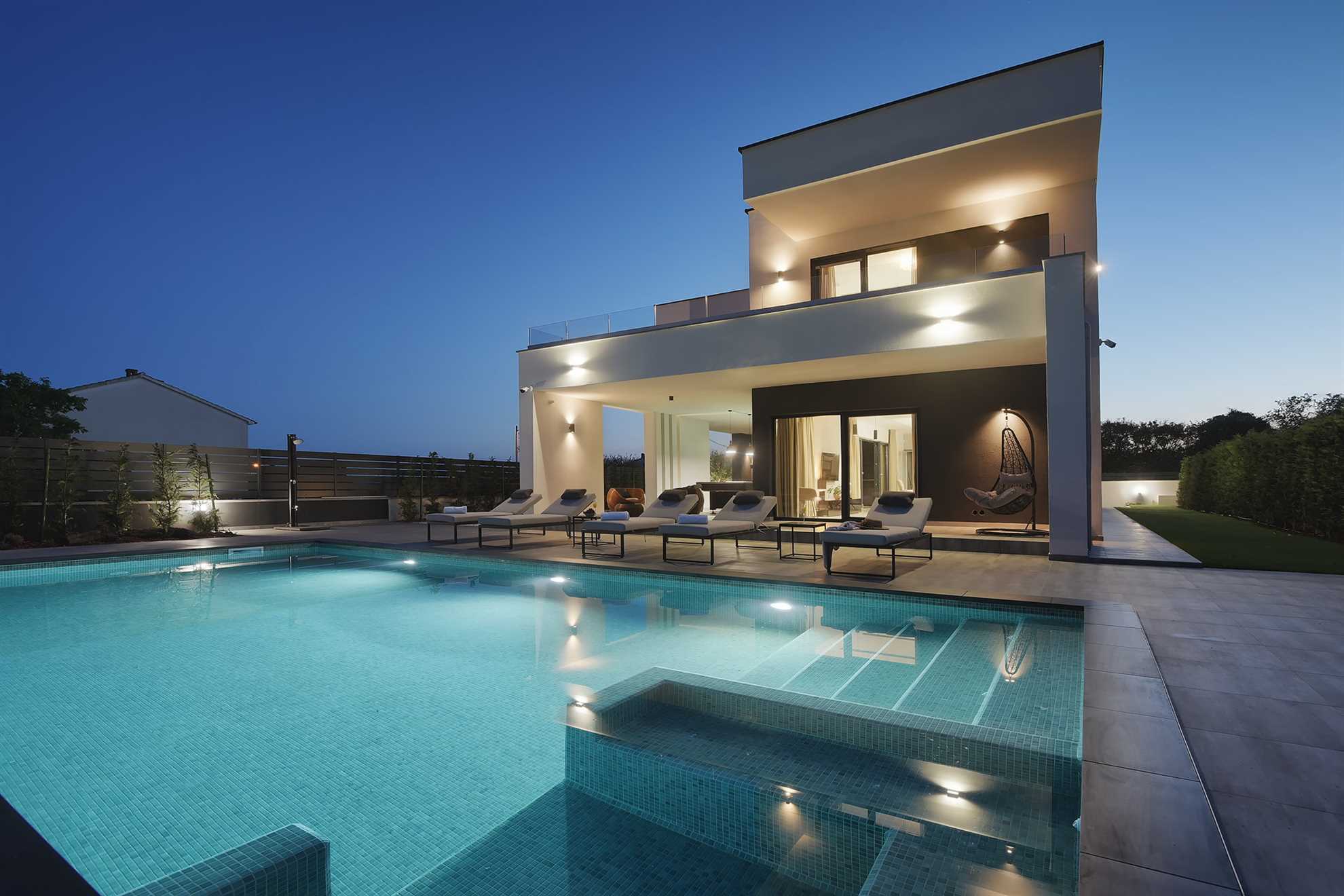 Villa Grandiosa with Pool