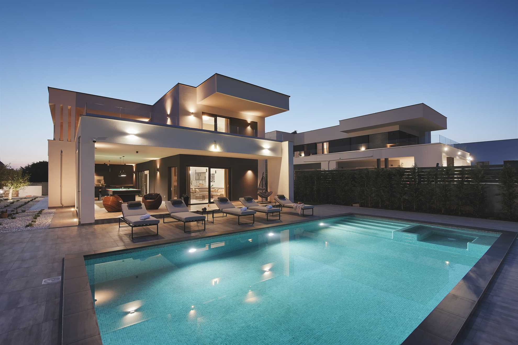 Villa Grandiosa with Pool