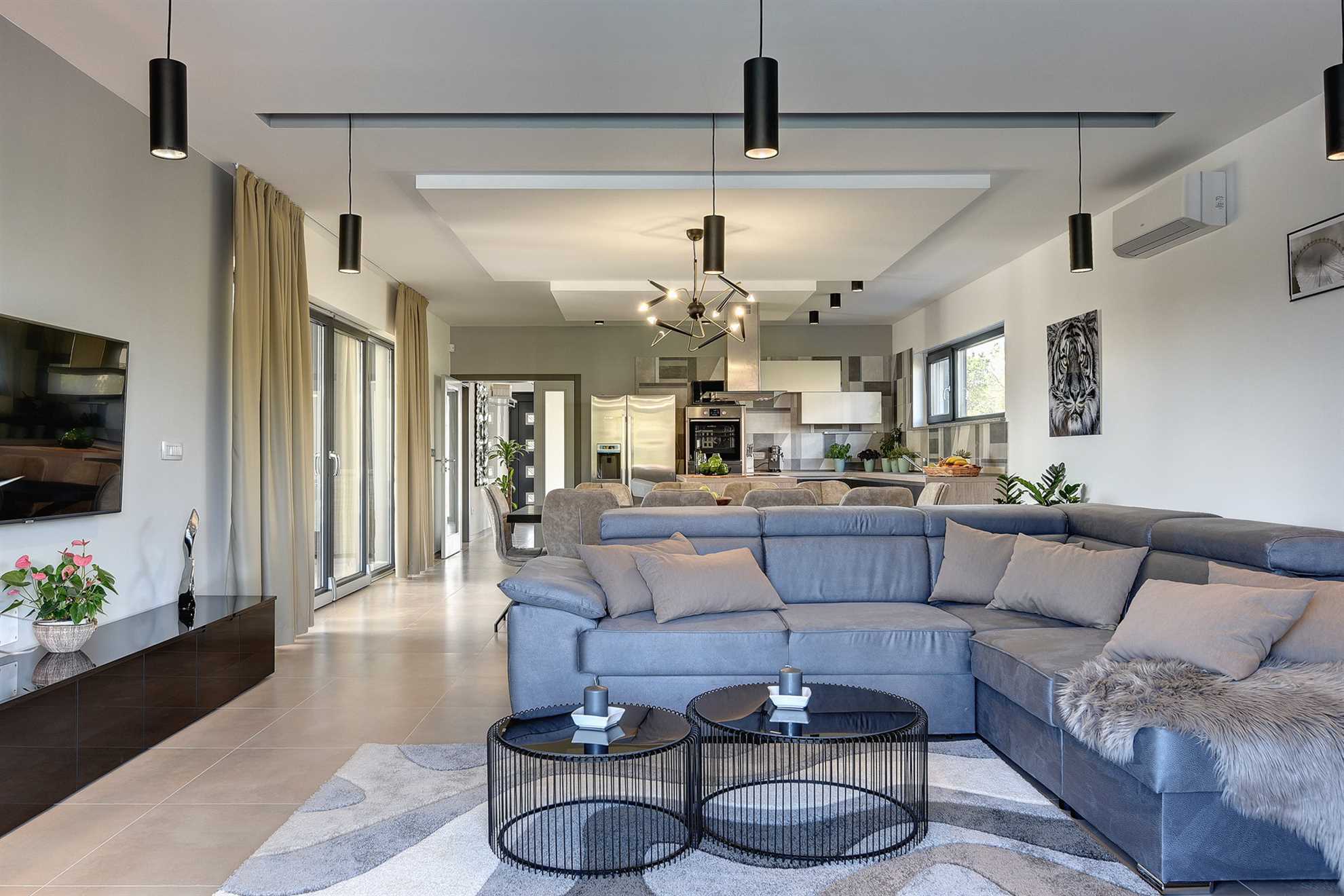 Villa Grandiosa with Pool