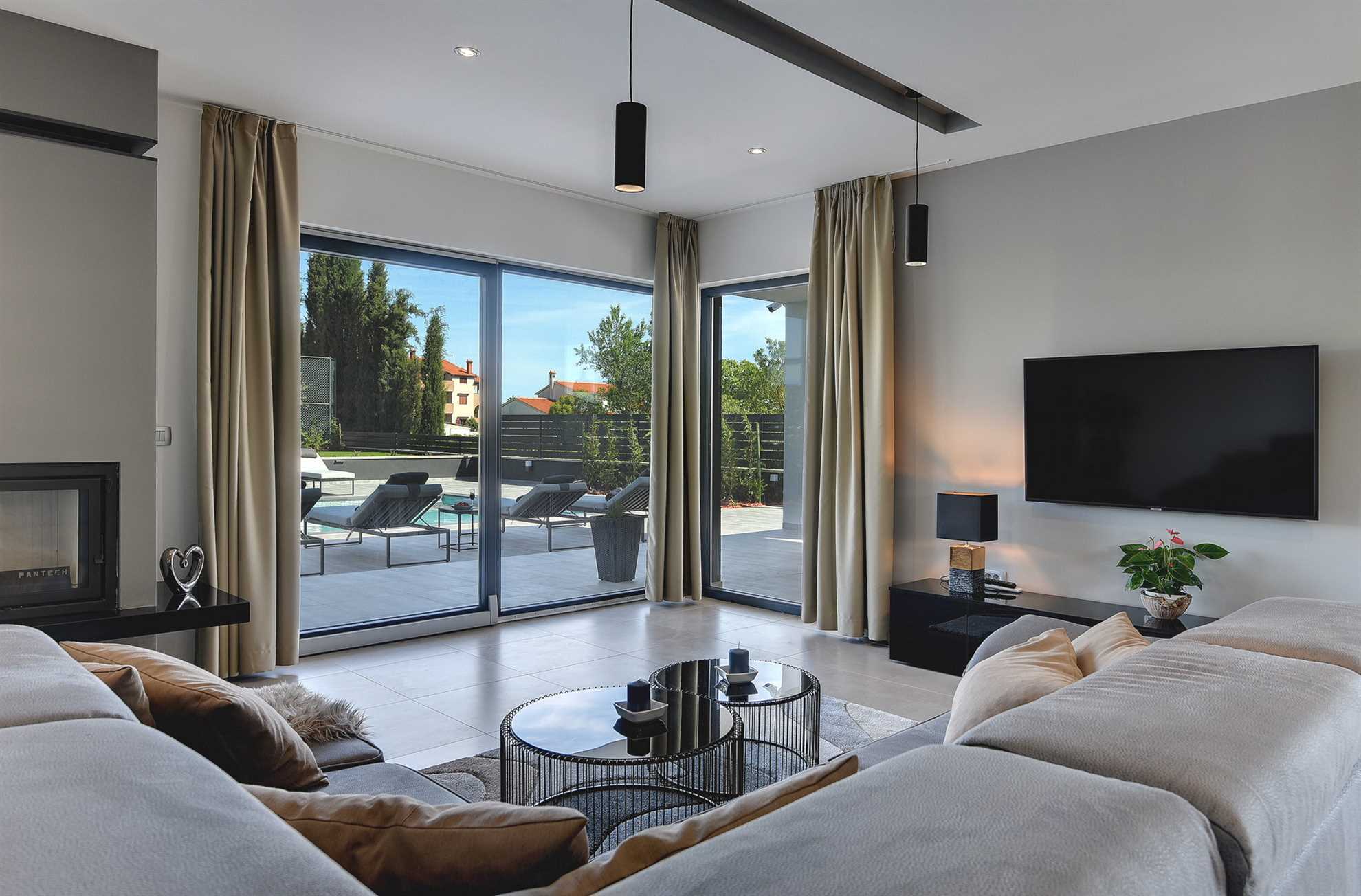 Villa Grandiosa with Pool