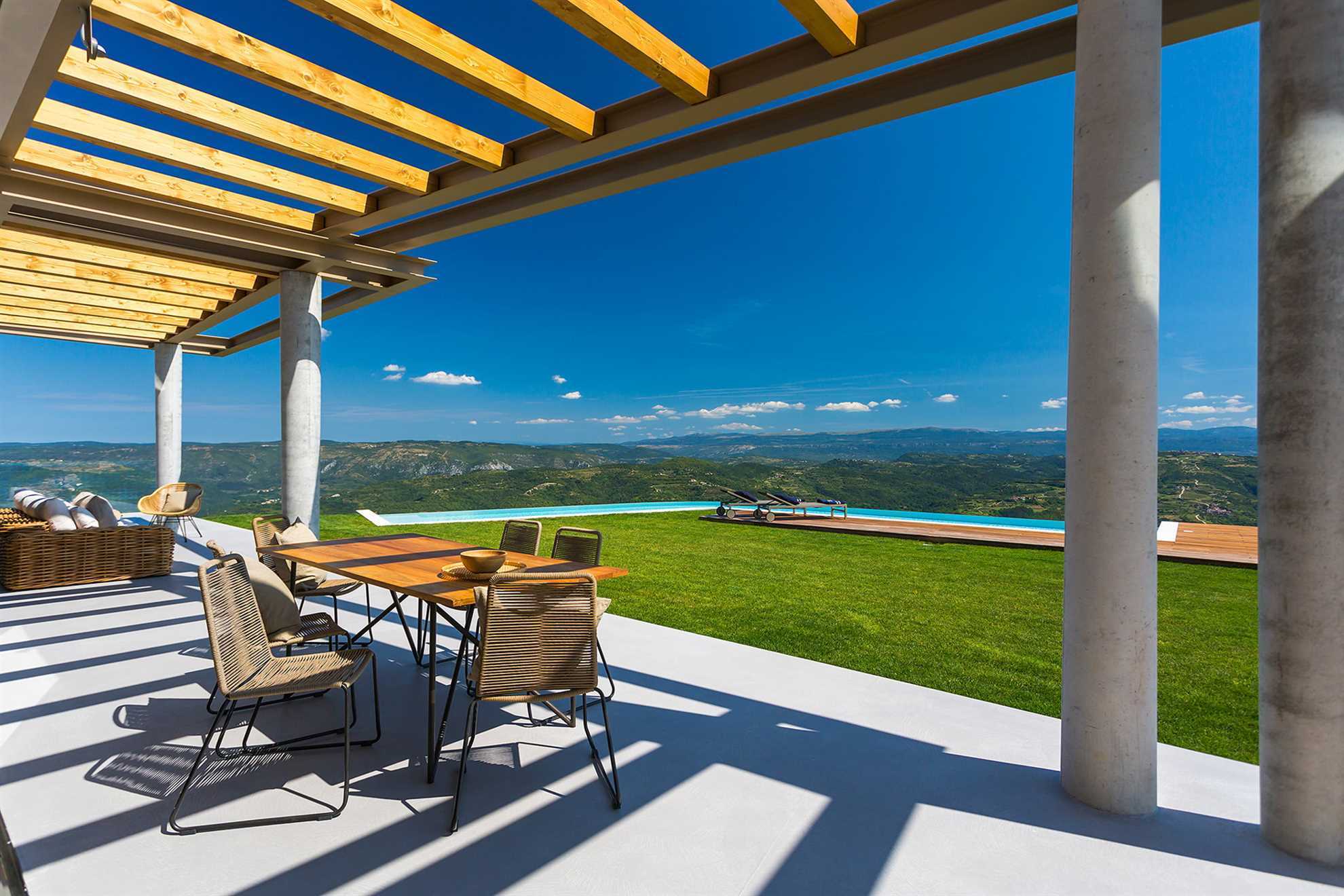 Villa Grand Horizon with Pool
