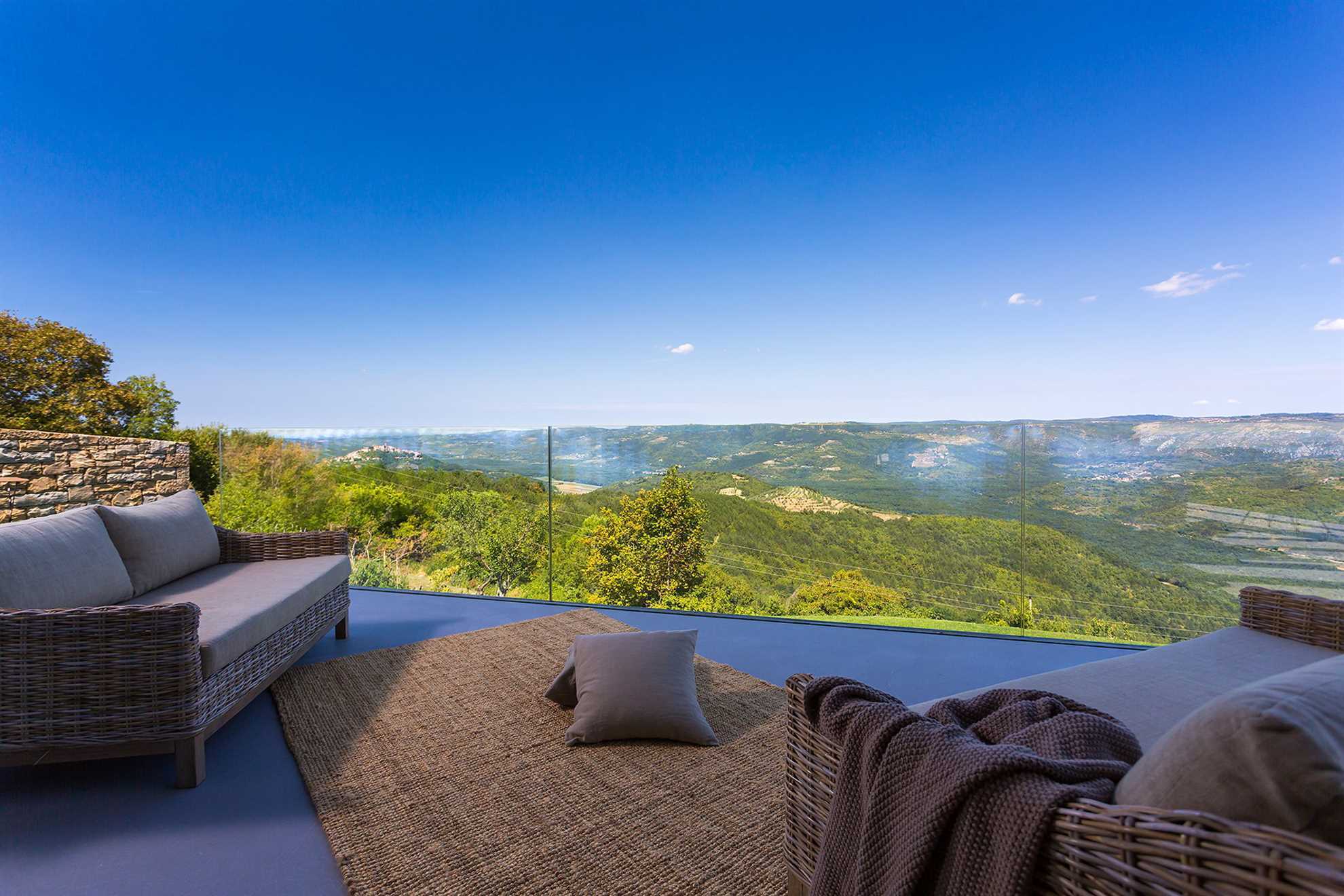 Villa Grand Horizon with Pool