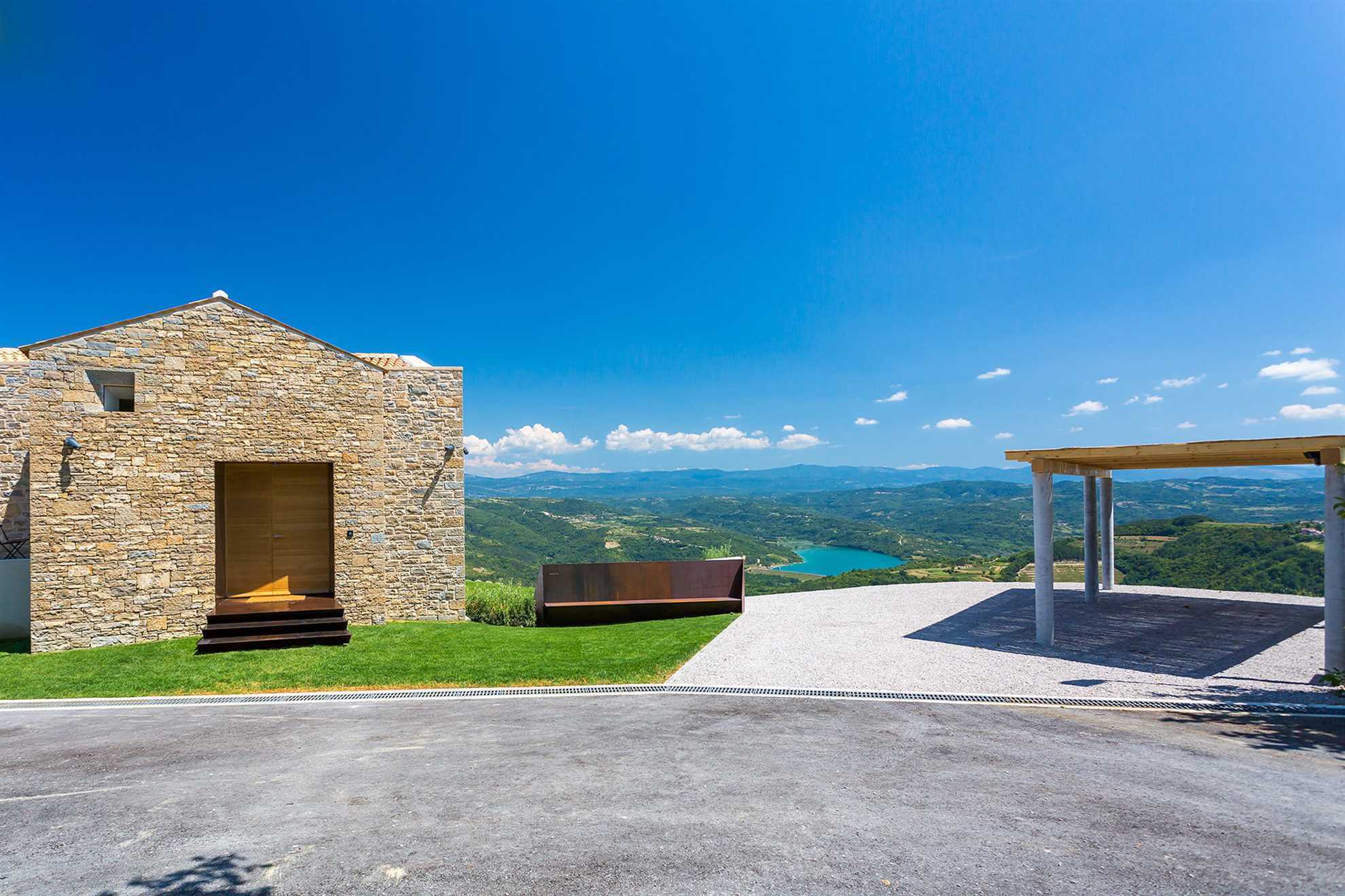 Villa Grand Horizon with Pool