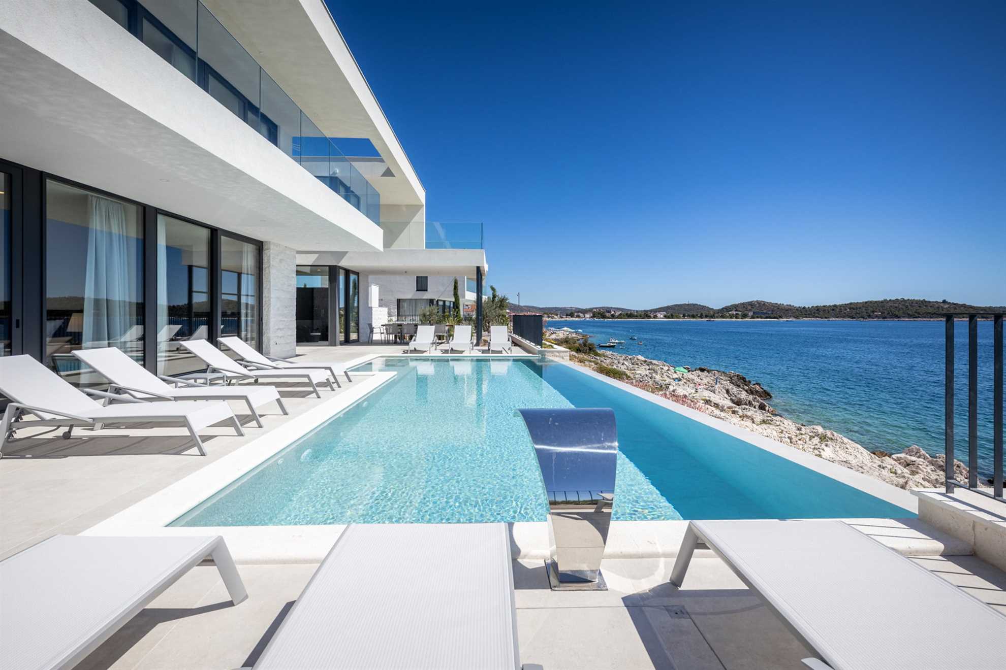 Luxury Villa Black Diamond with Pool