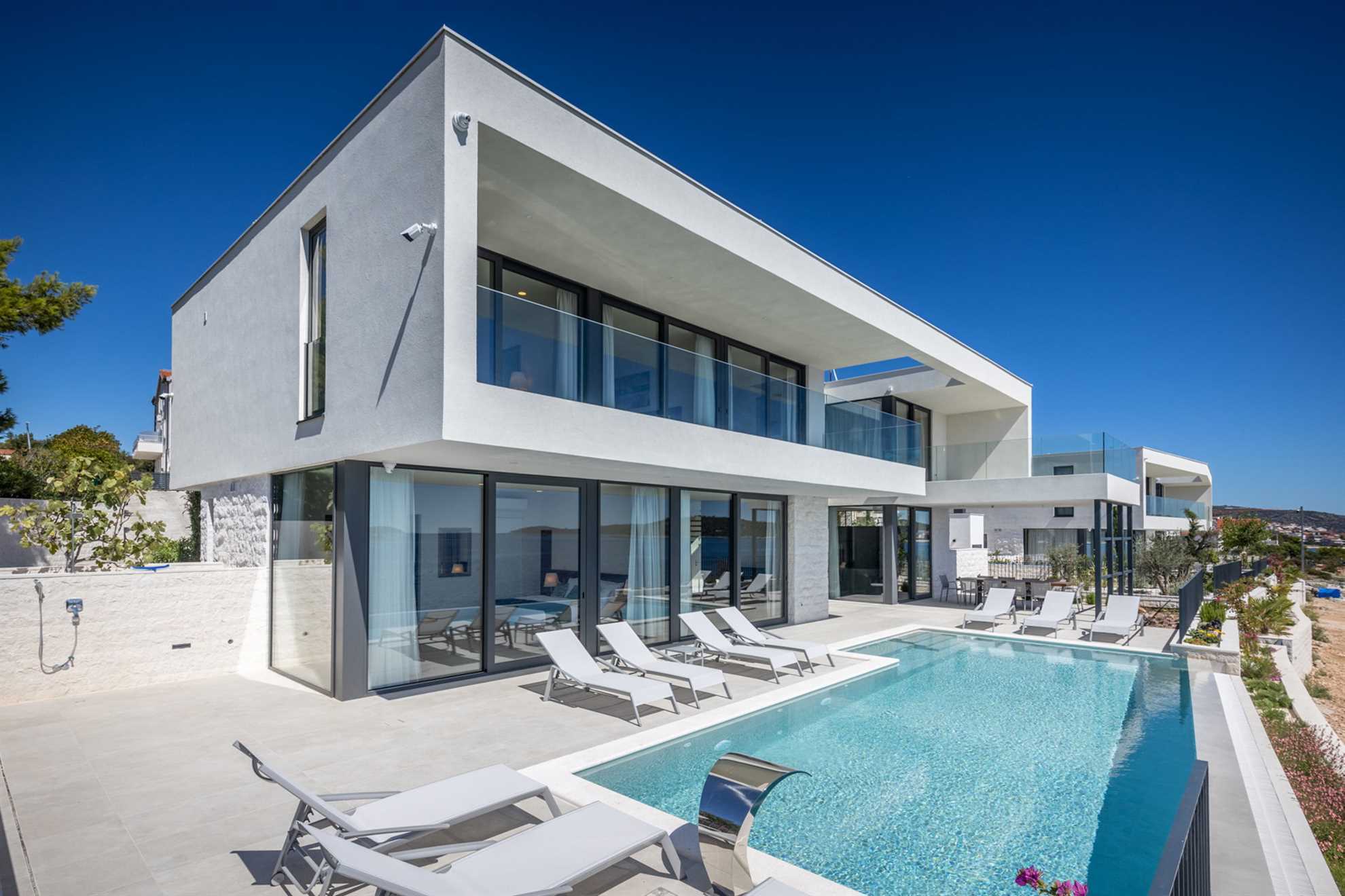 Luxury Villa Black Diamond with Pool