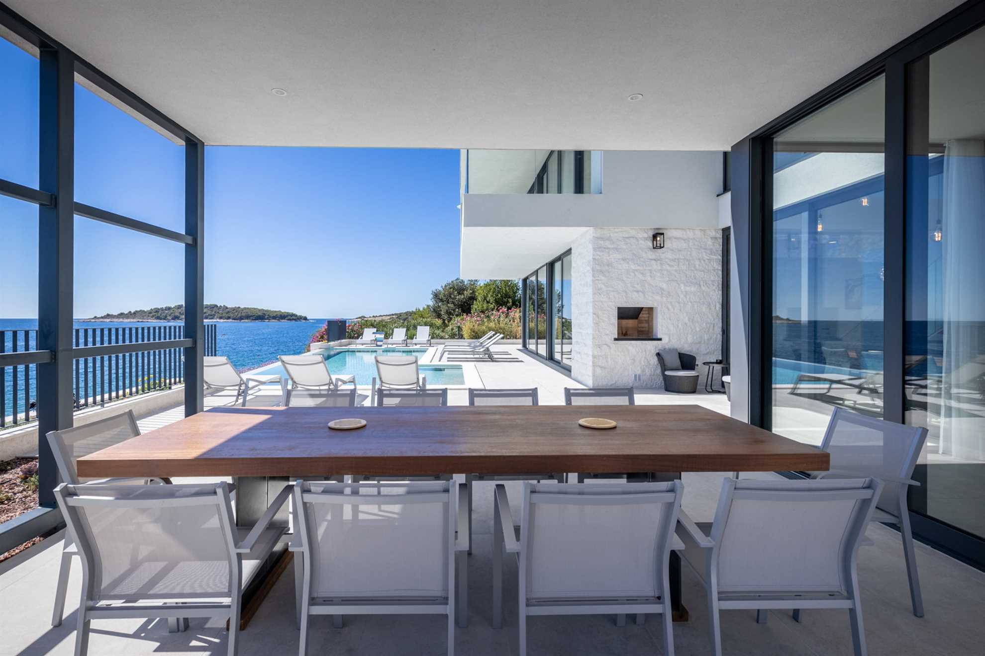 Luxury Villa Black Diamond with Pool