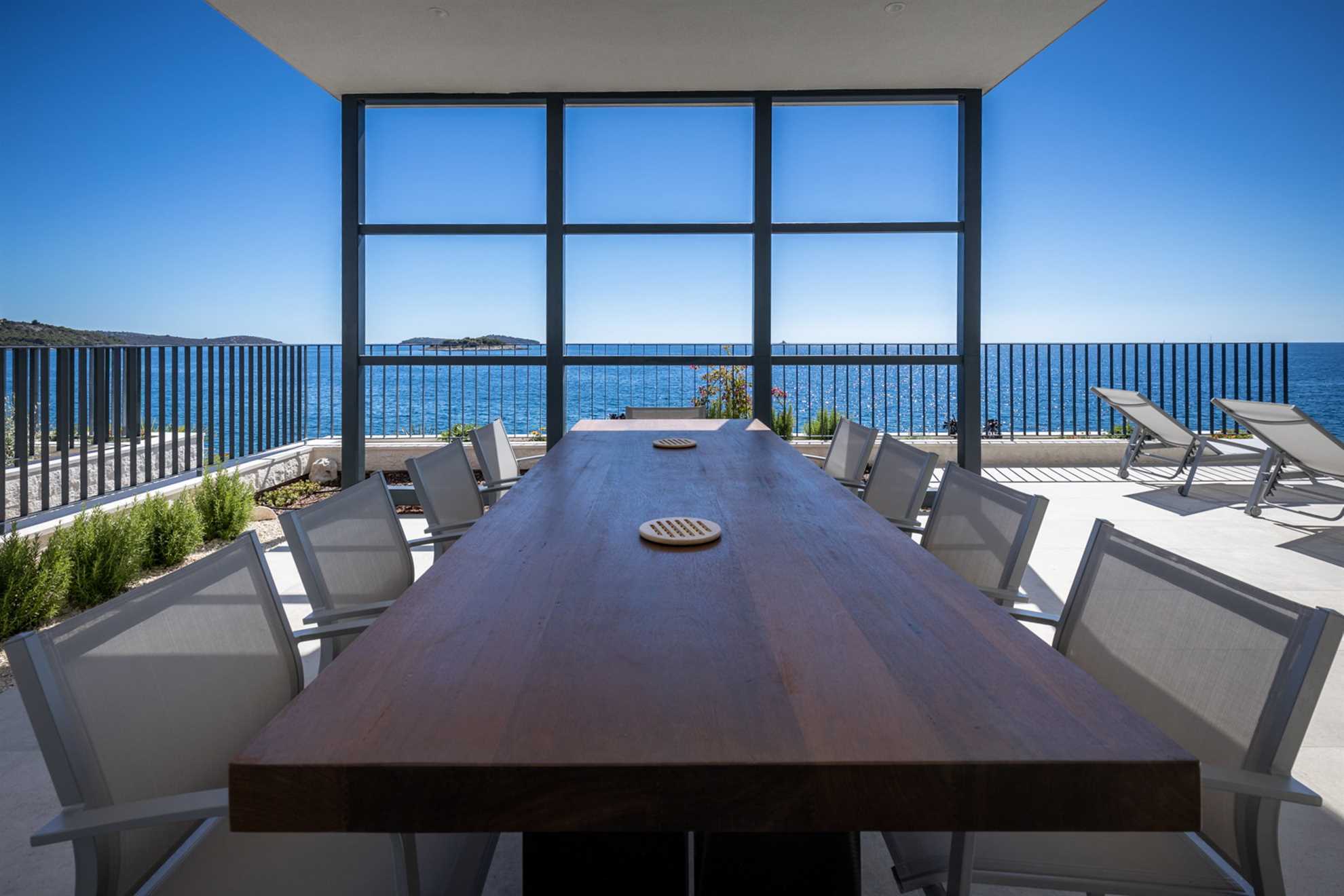 Luxury Villa Black Diamond with Pool