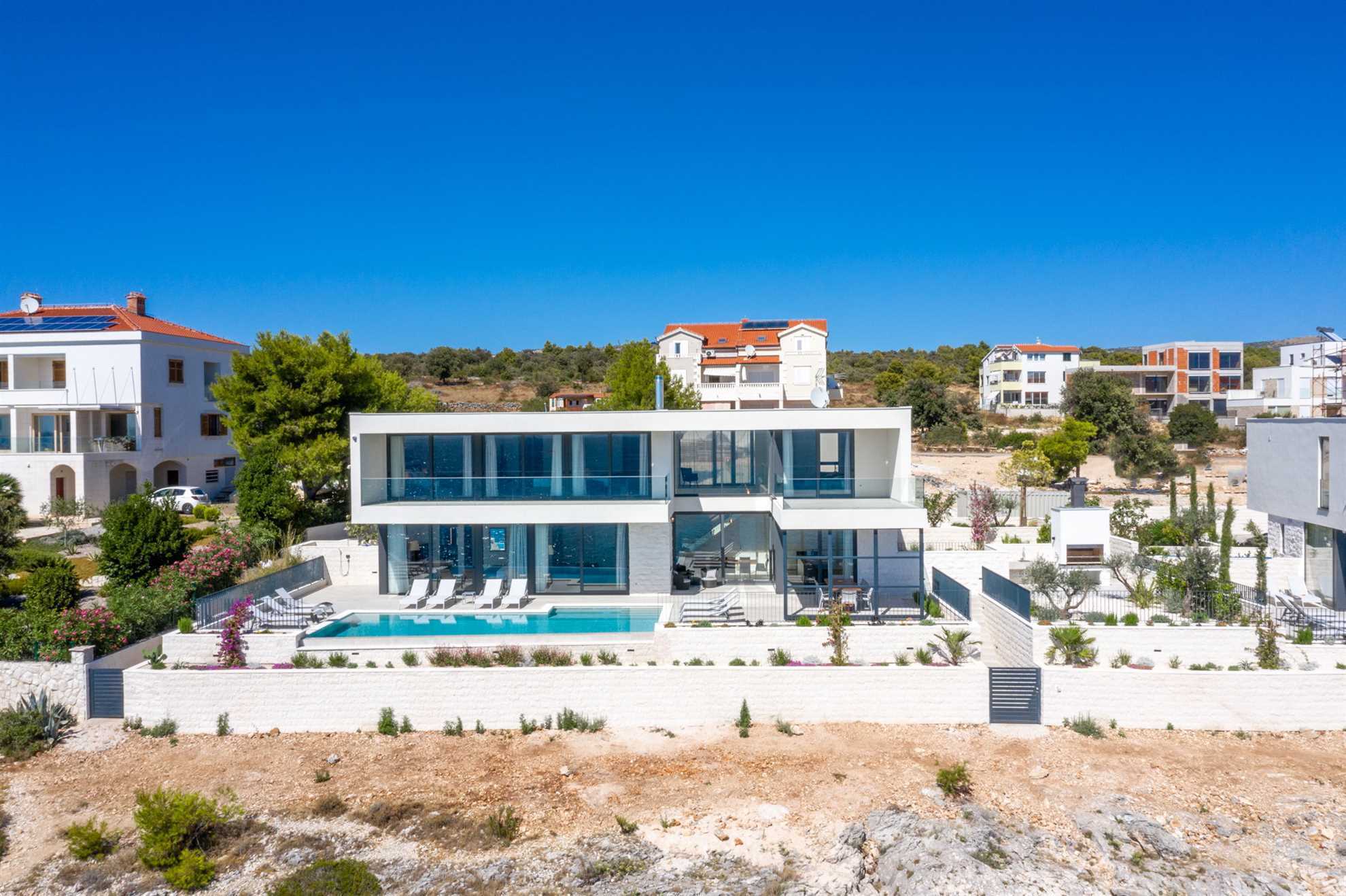 Luxury Villa Black Diamond with Pool