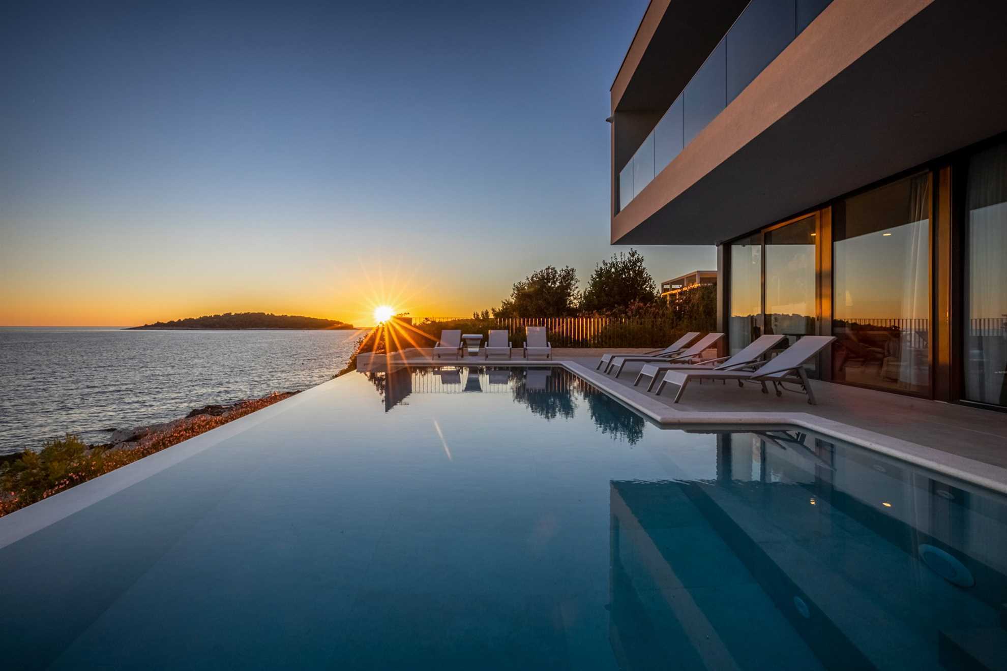 Luxury Villa Black Diamond with Pool