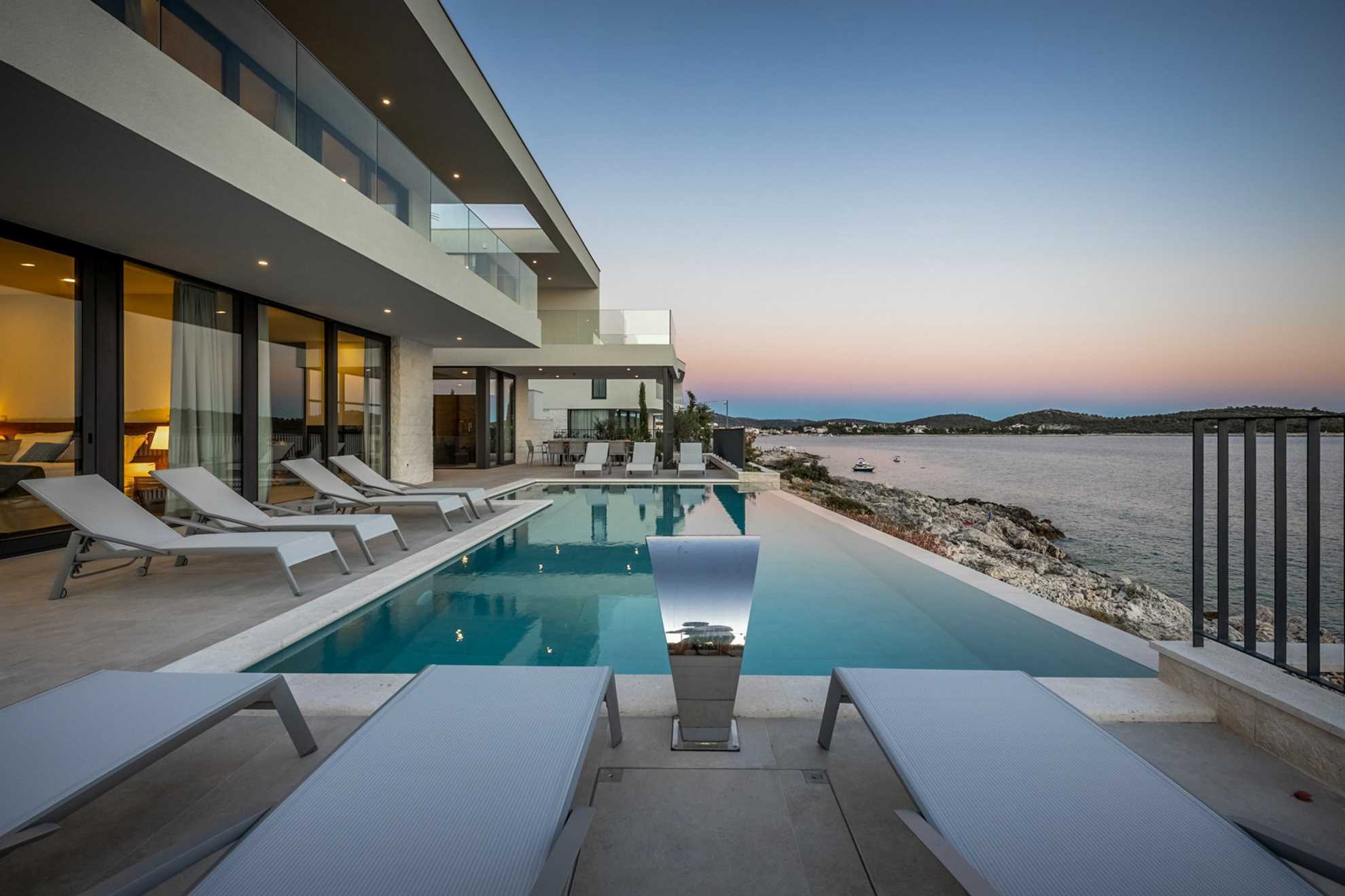 Luxury Villa Black Diamond with Pool