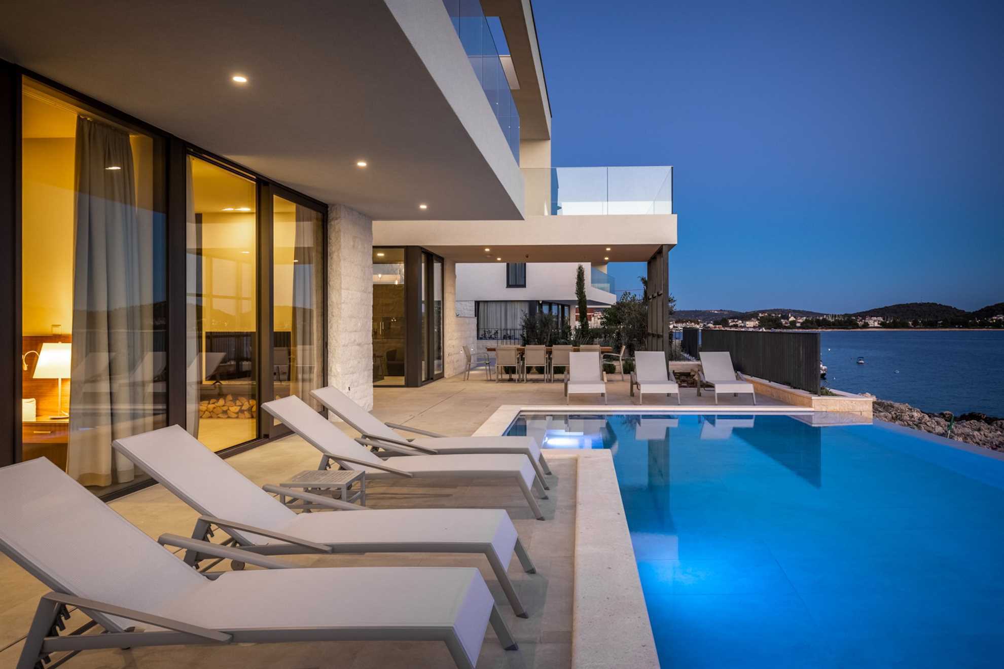 Luxury Villa Black Diamond with Pool
