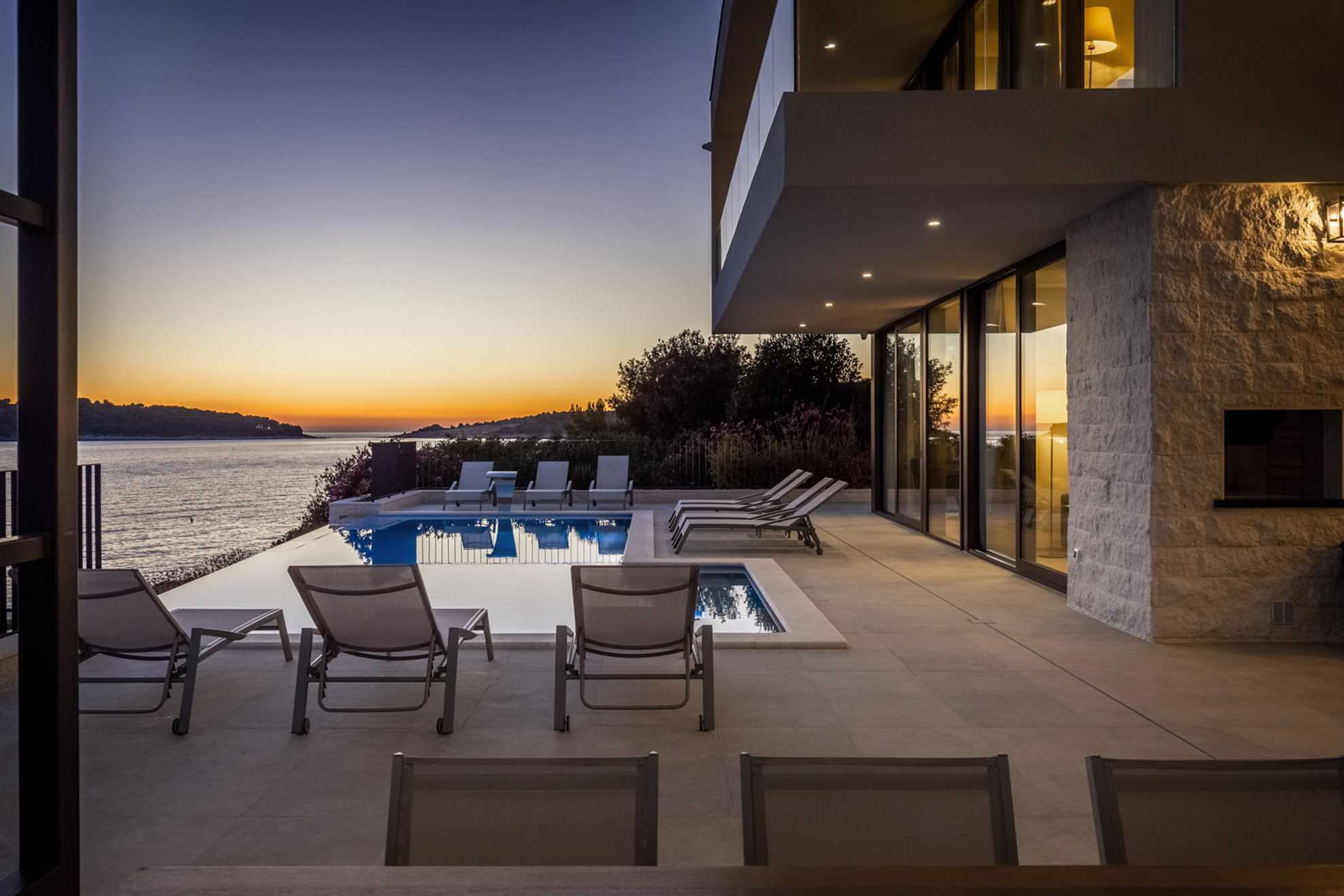 Luxury Villa Black Diamond with Pool