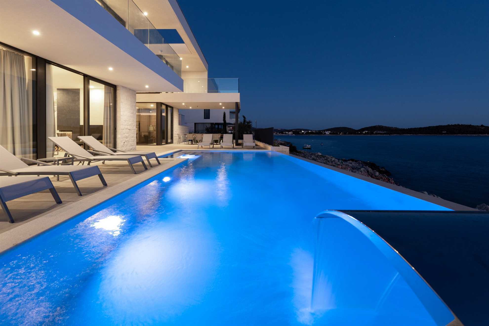 Luxury Villa Black Diamond with Pool