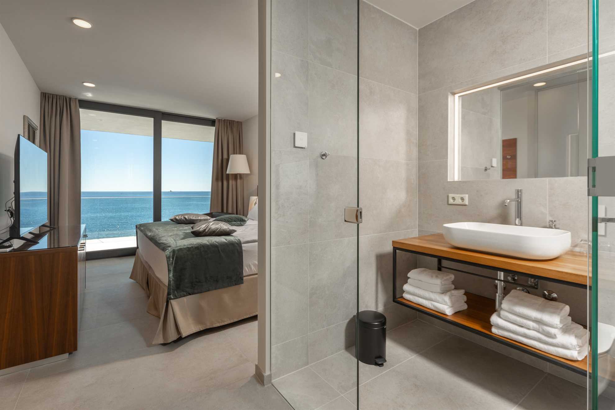 Luxury Villa Black Diamond with Pool