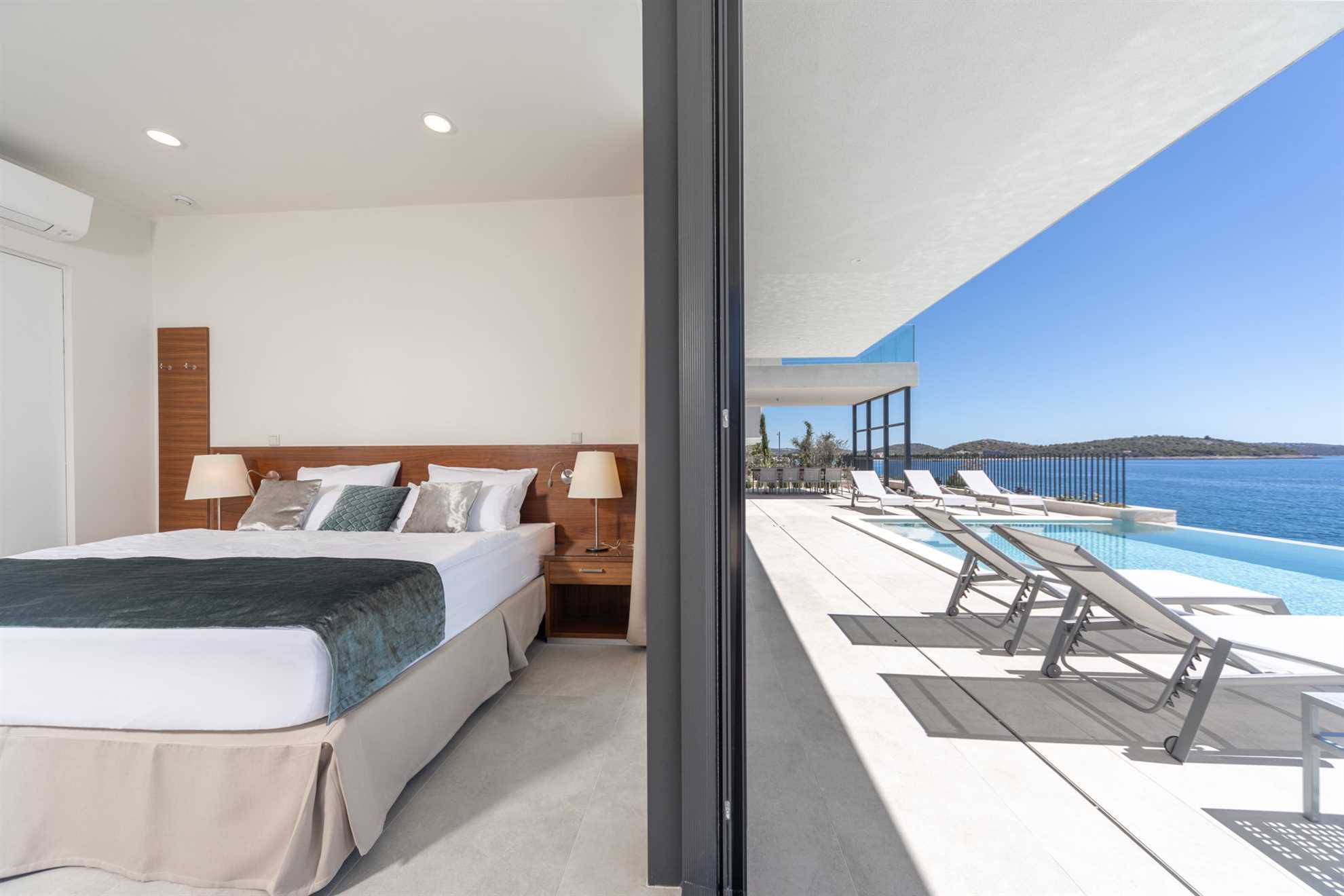 Luxury Villa Black Diamond with Pool