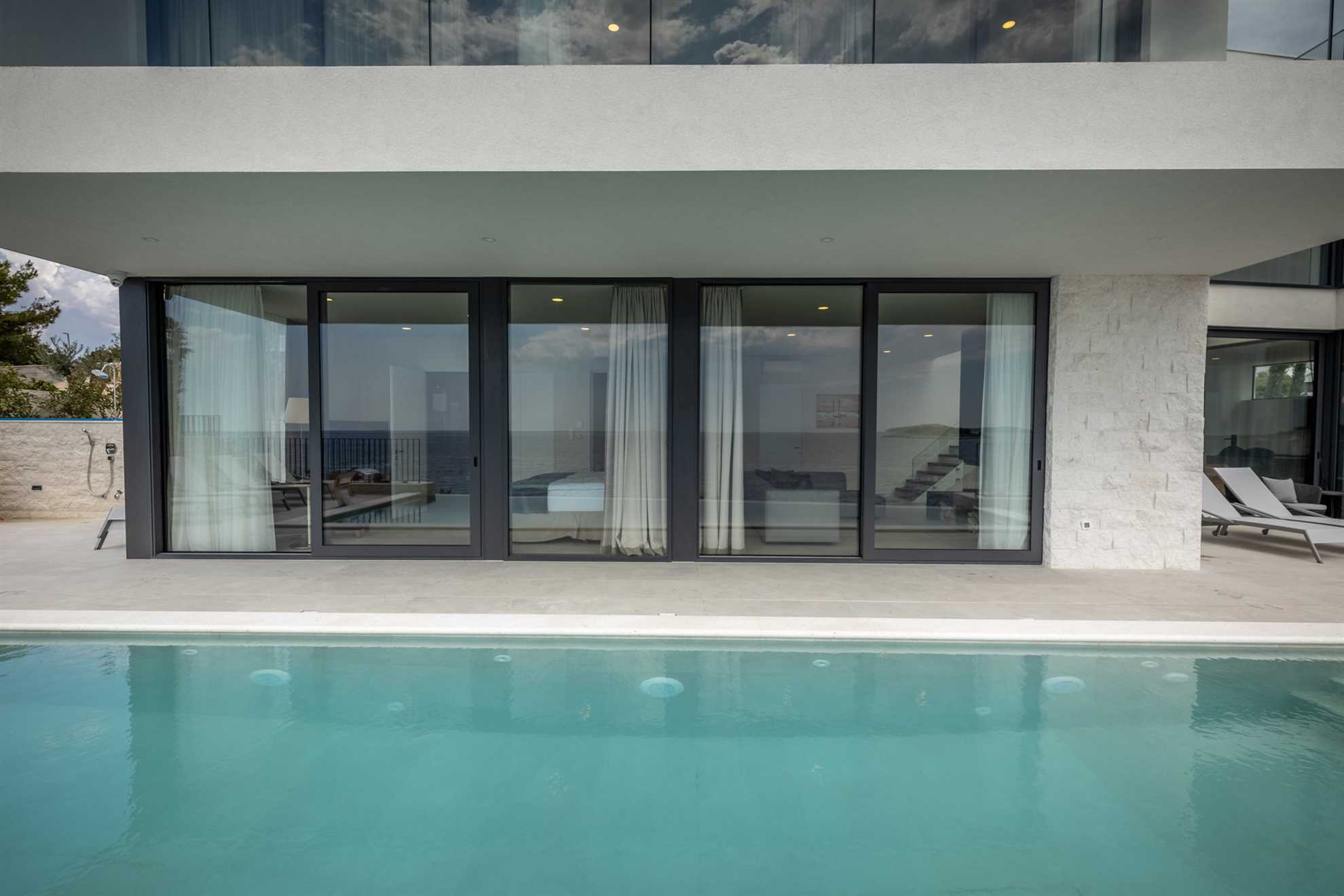 Luxury Villa Night Diamond with Pool