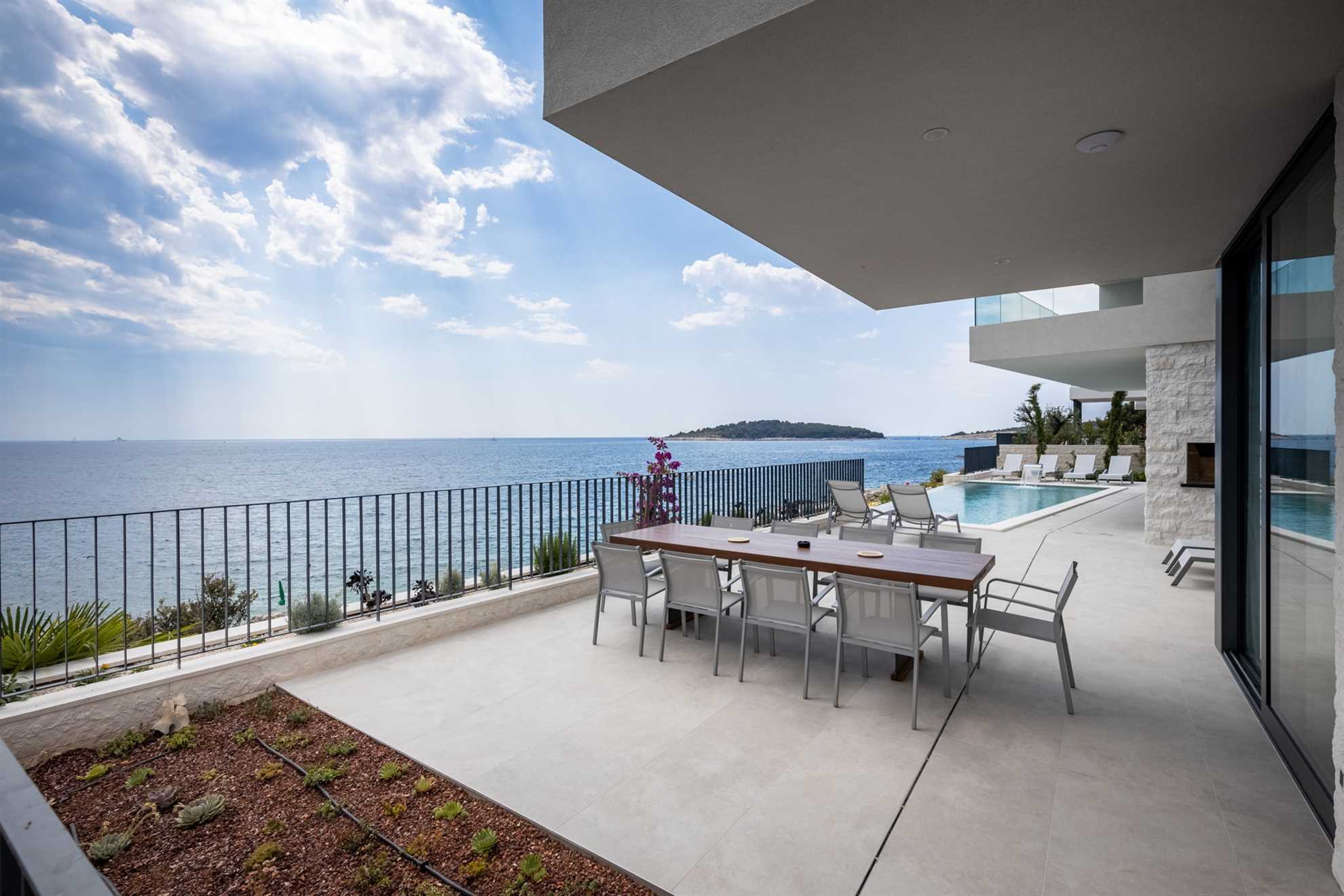 Luxury Villa Night Diamond with Pool